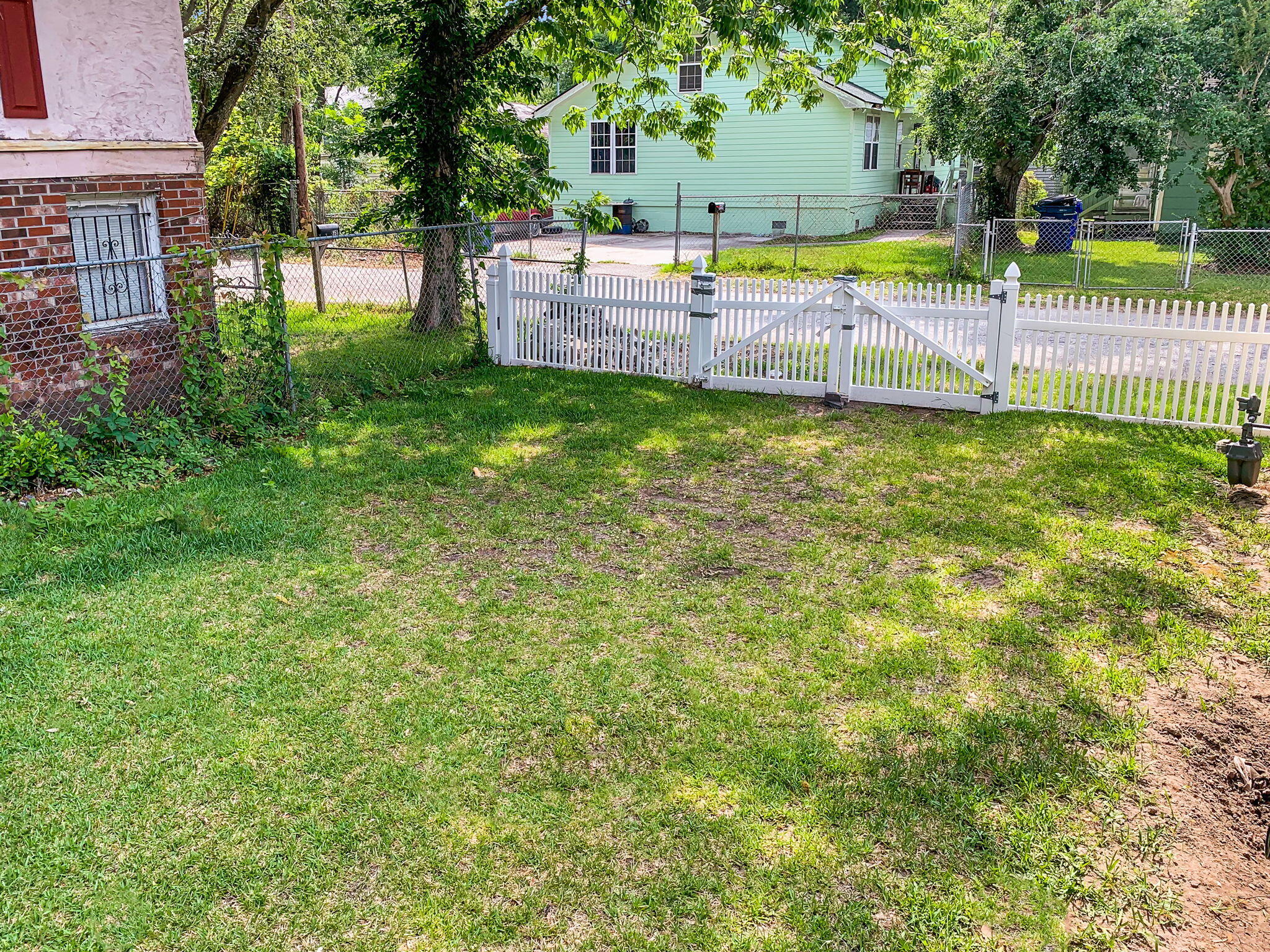 916 Hillsboro Drive, Charleston