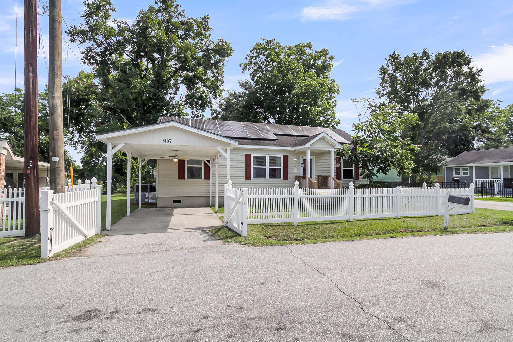 916 Hillsboro Drive, Charleston