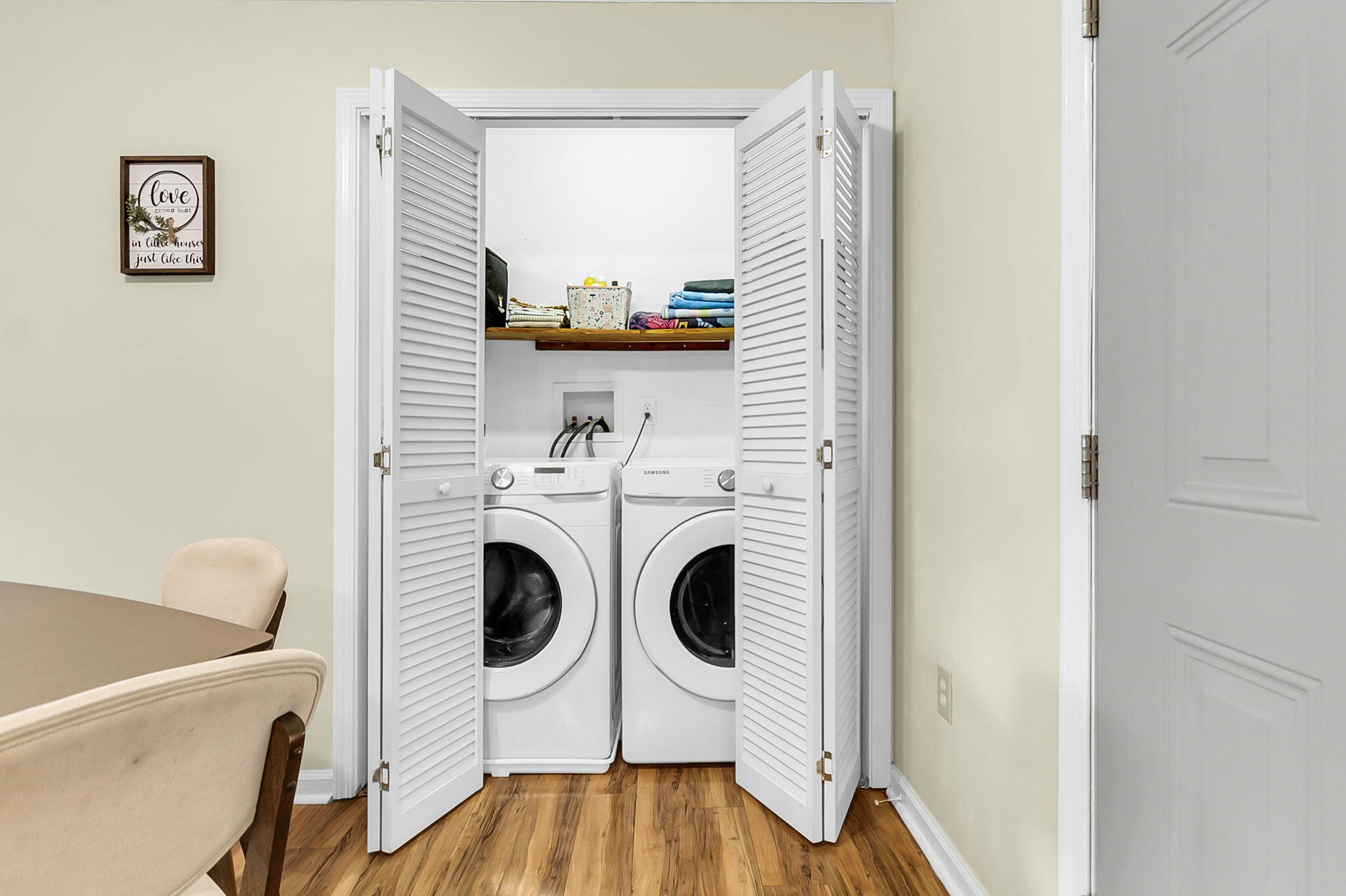 916 Hillsboro Drive, Charleston