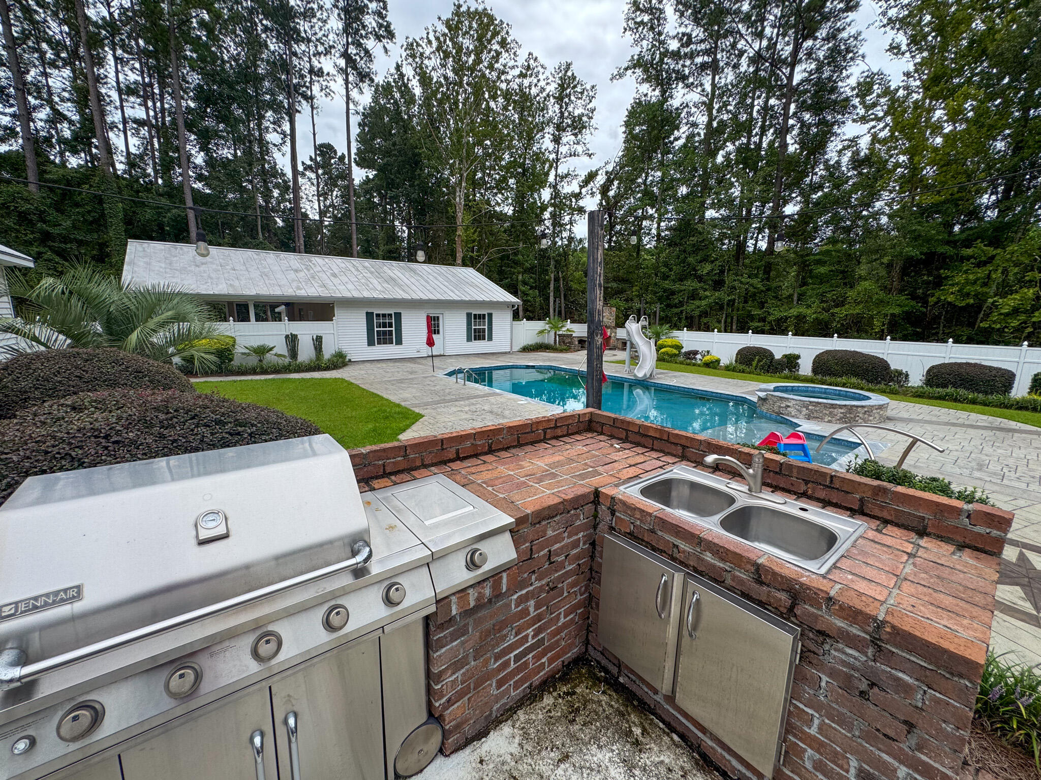 110 Woodland Avenue