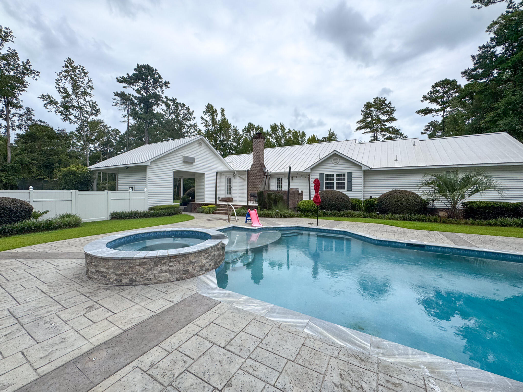 110 Woodland Avenue