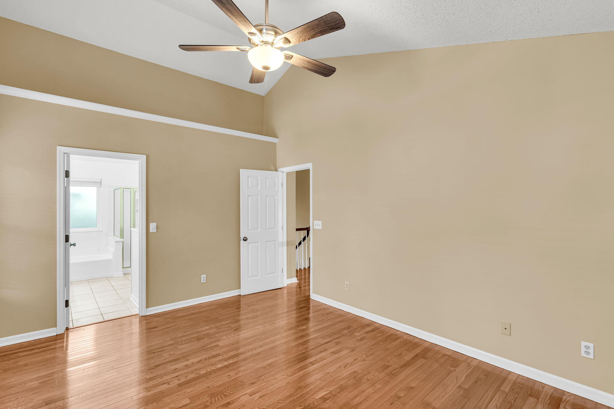 1972 Gray Battery Court