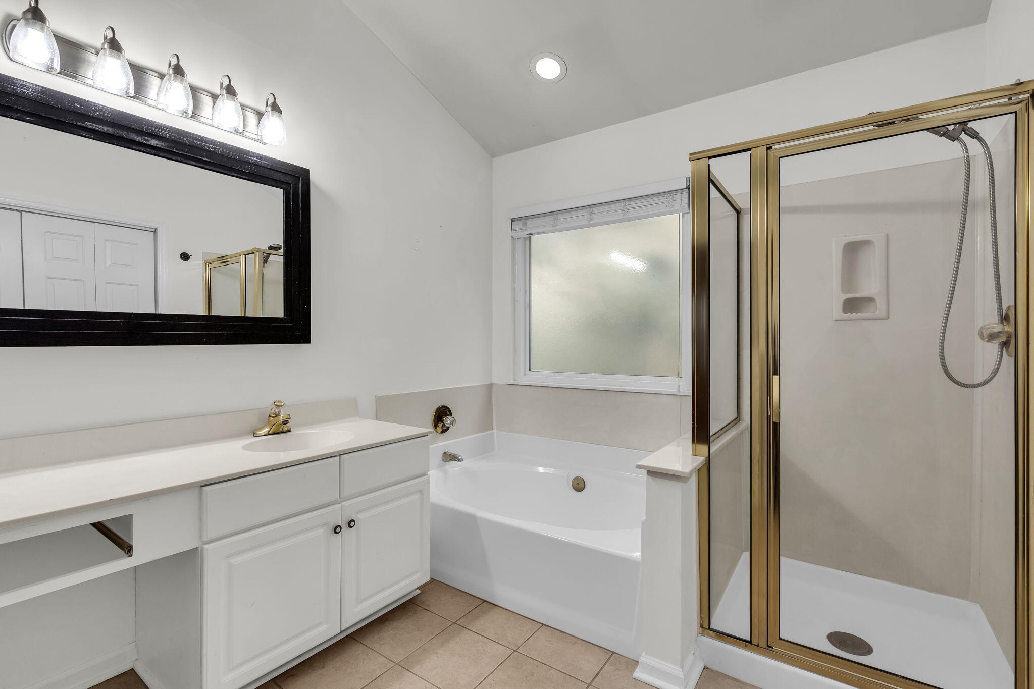 1972 Gray Battery Court