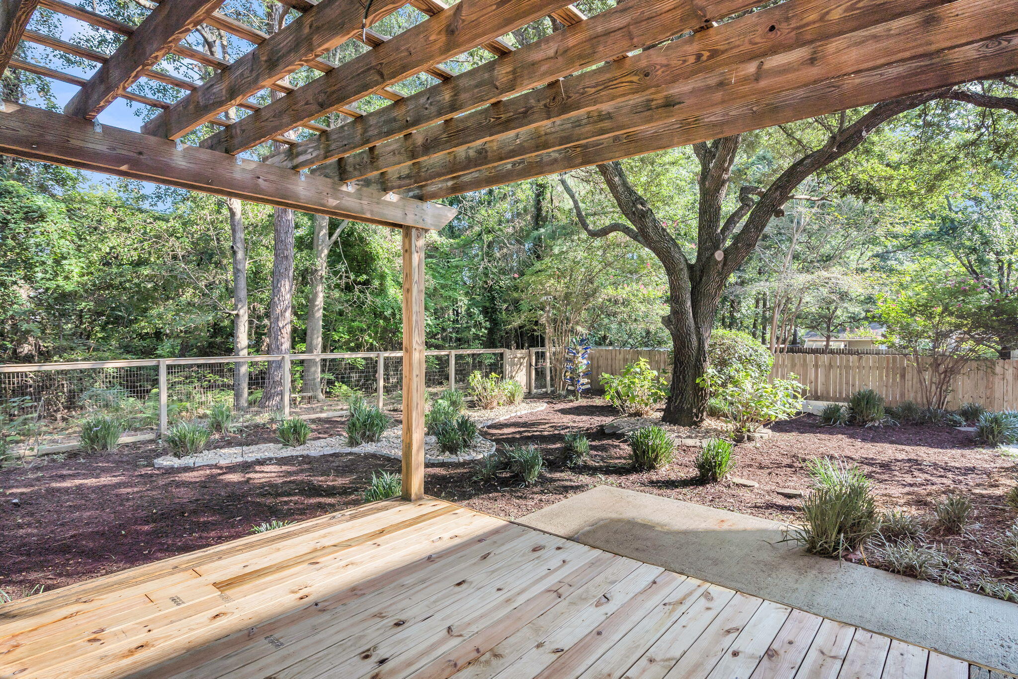 1972 Gray Battery Court