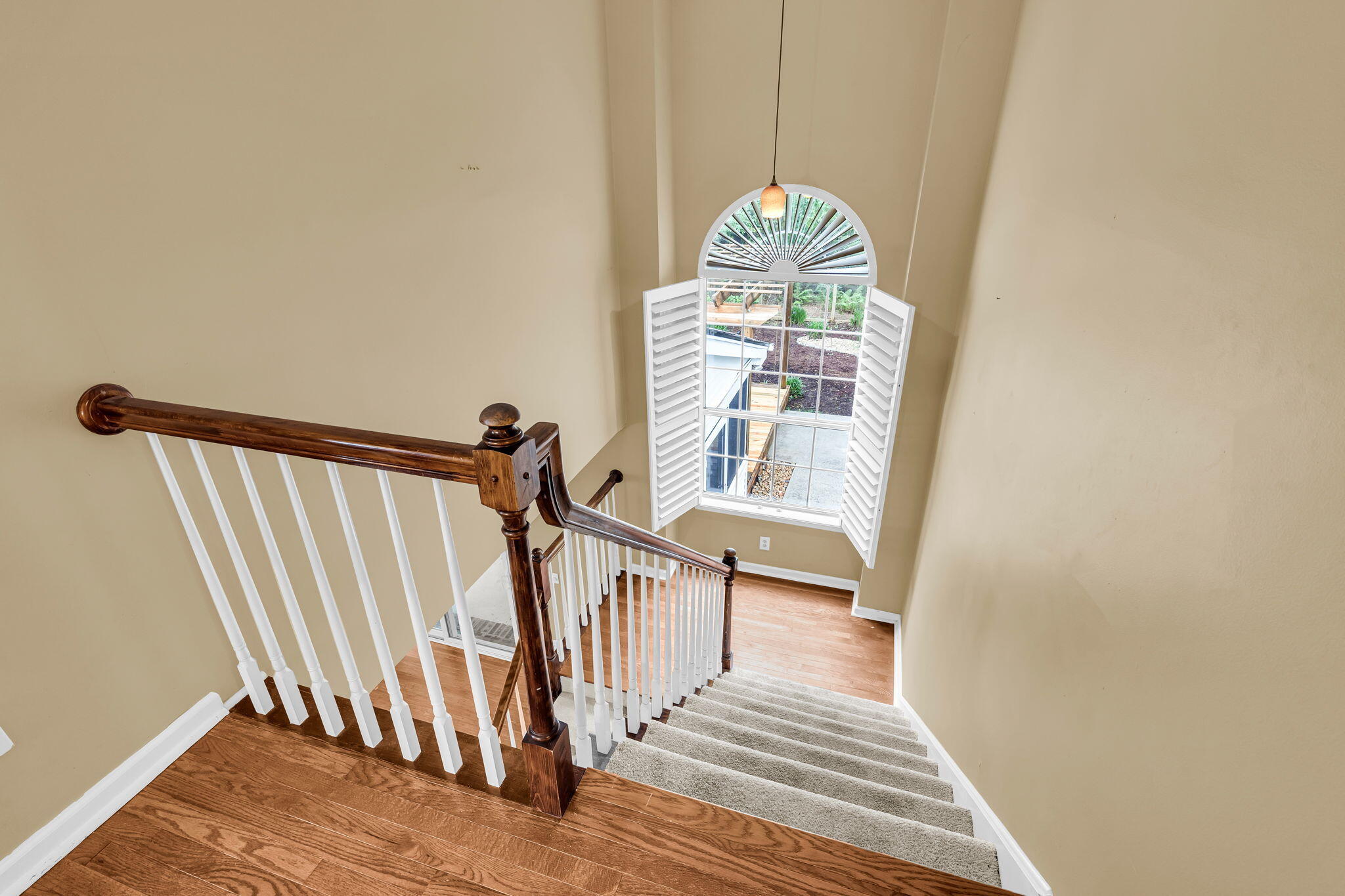 1972 Gray Battery Court