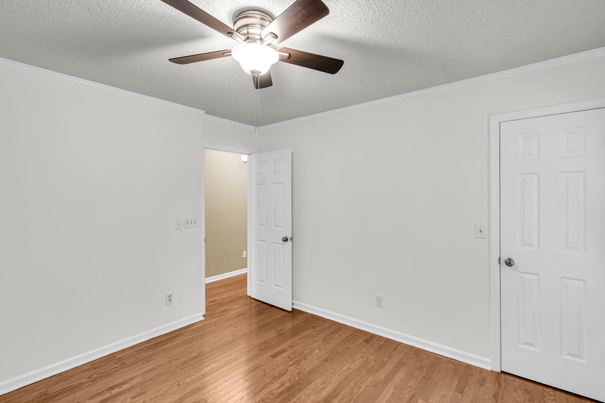 1972 Gray Battery Court