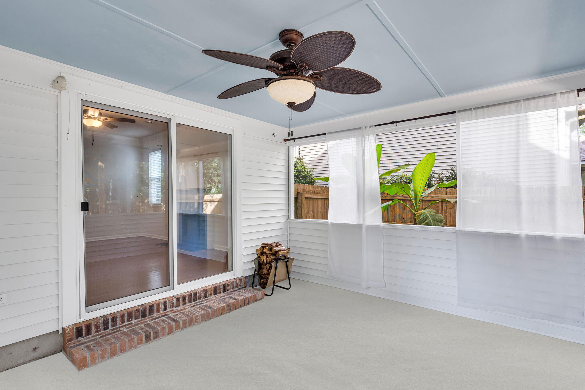 1972 Gray Battery Court