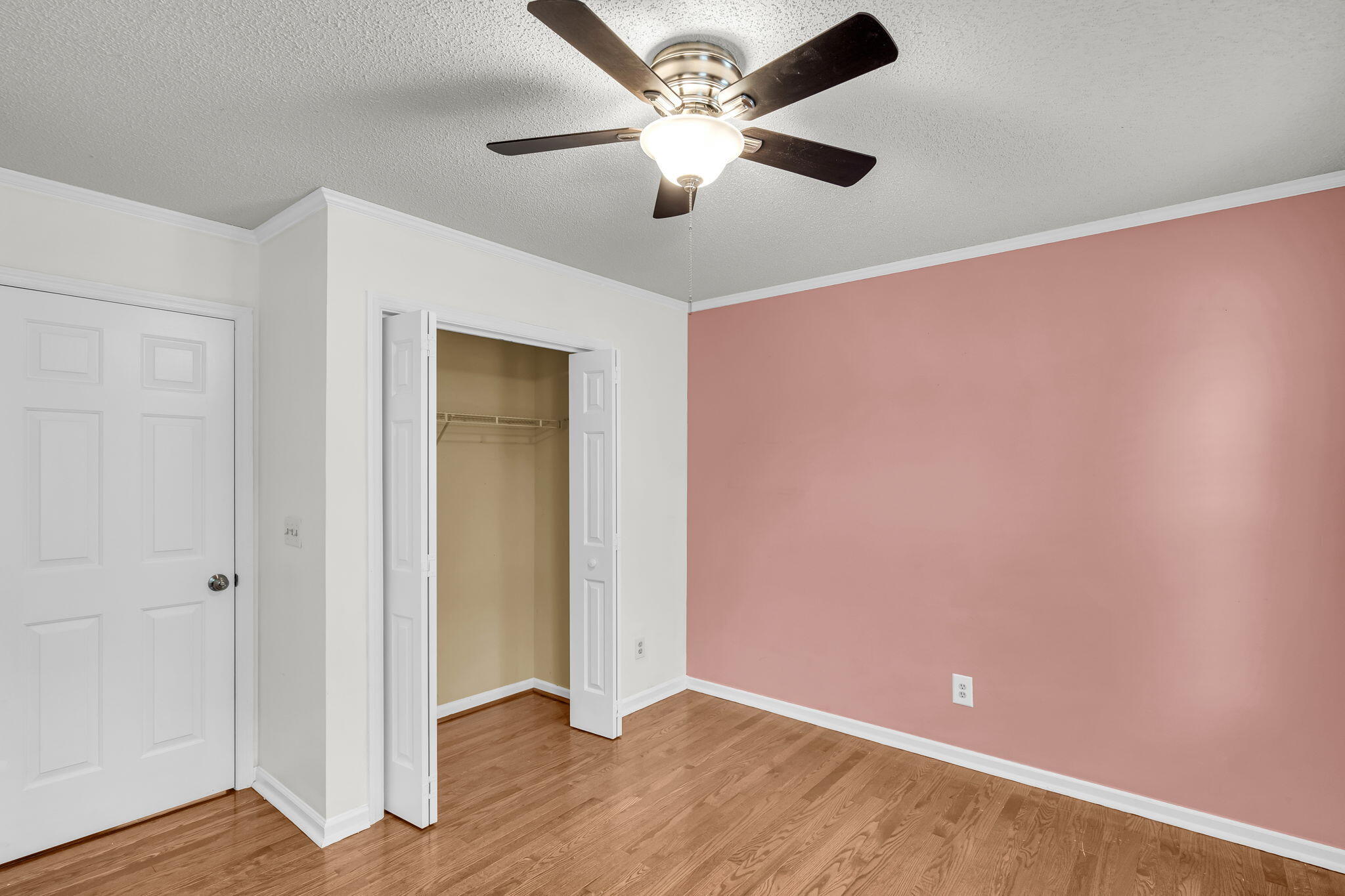 1972 Gray Battery Court