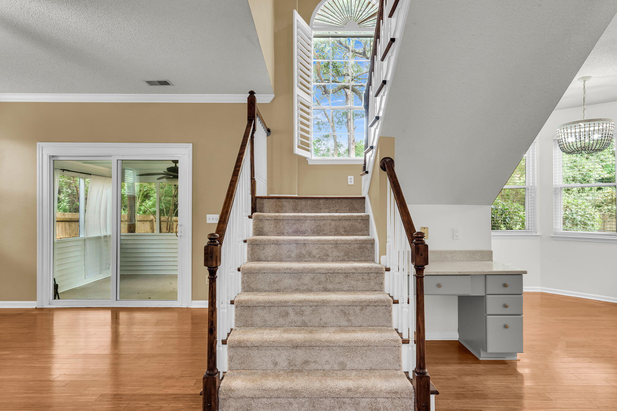 1972 Gray Battery Court