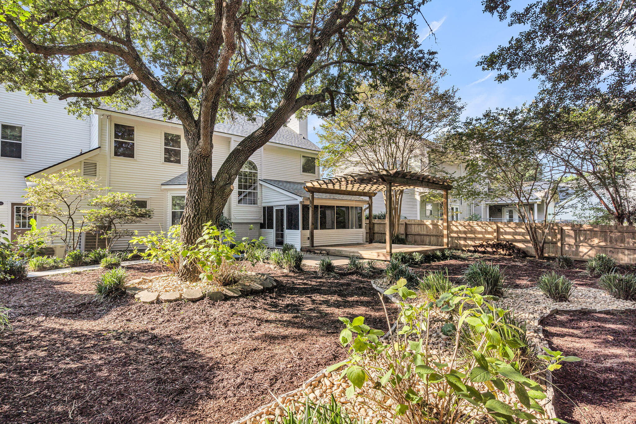 1972 Gray Battery Court