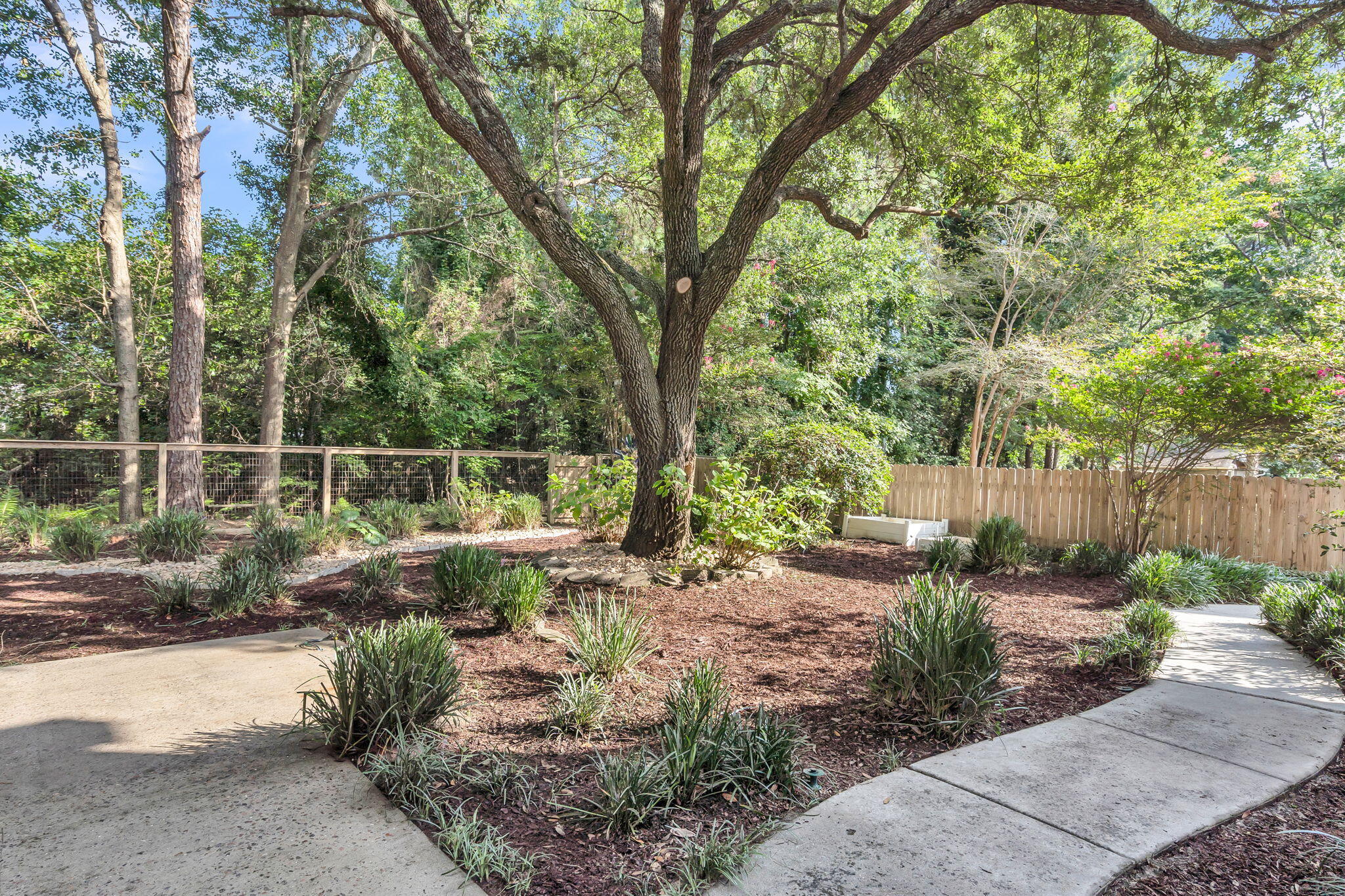 1972 Gray Battery Court