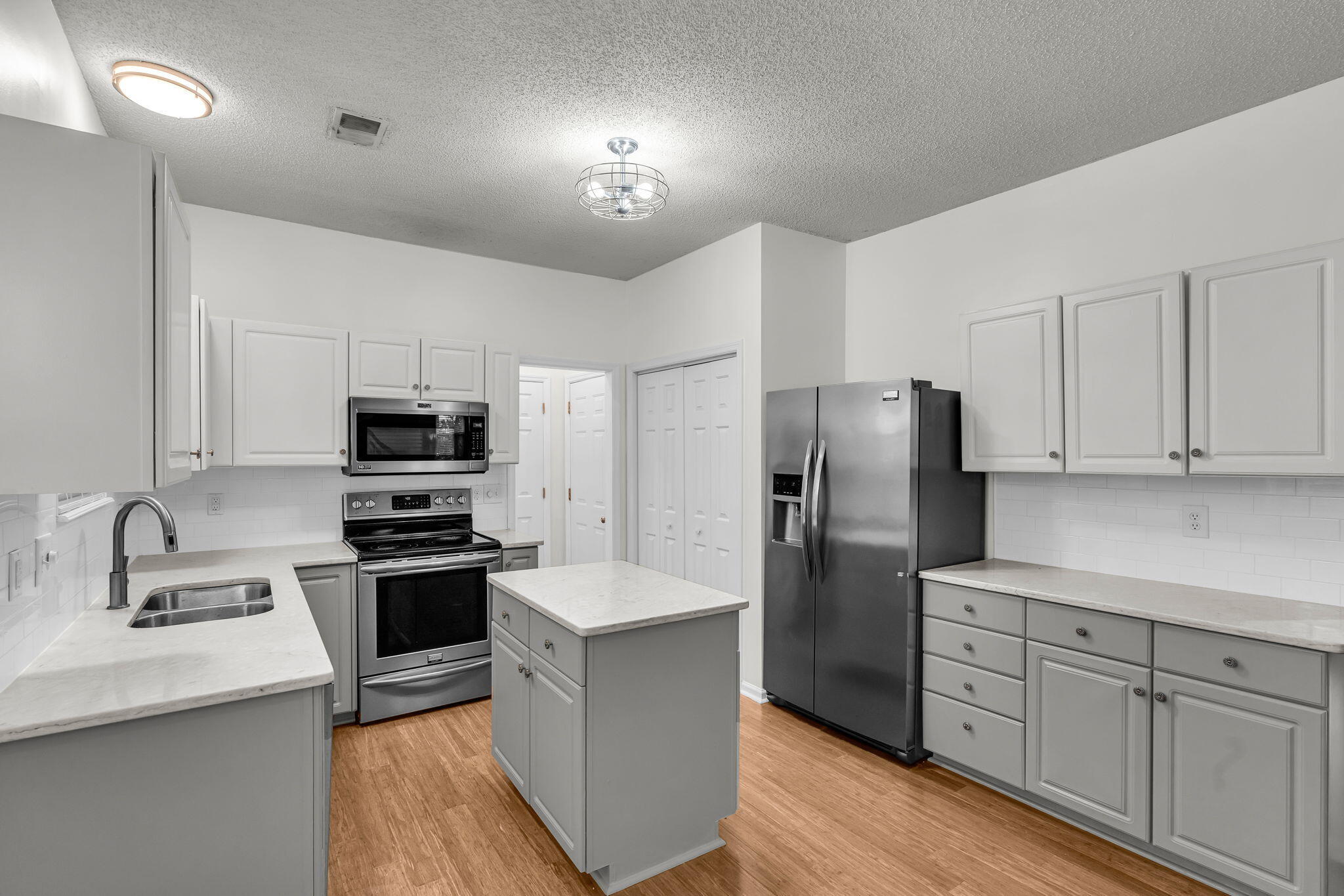 1972 Gray Battery Court