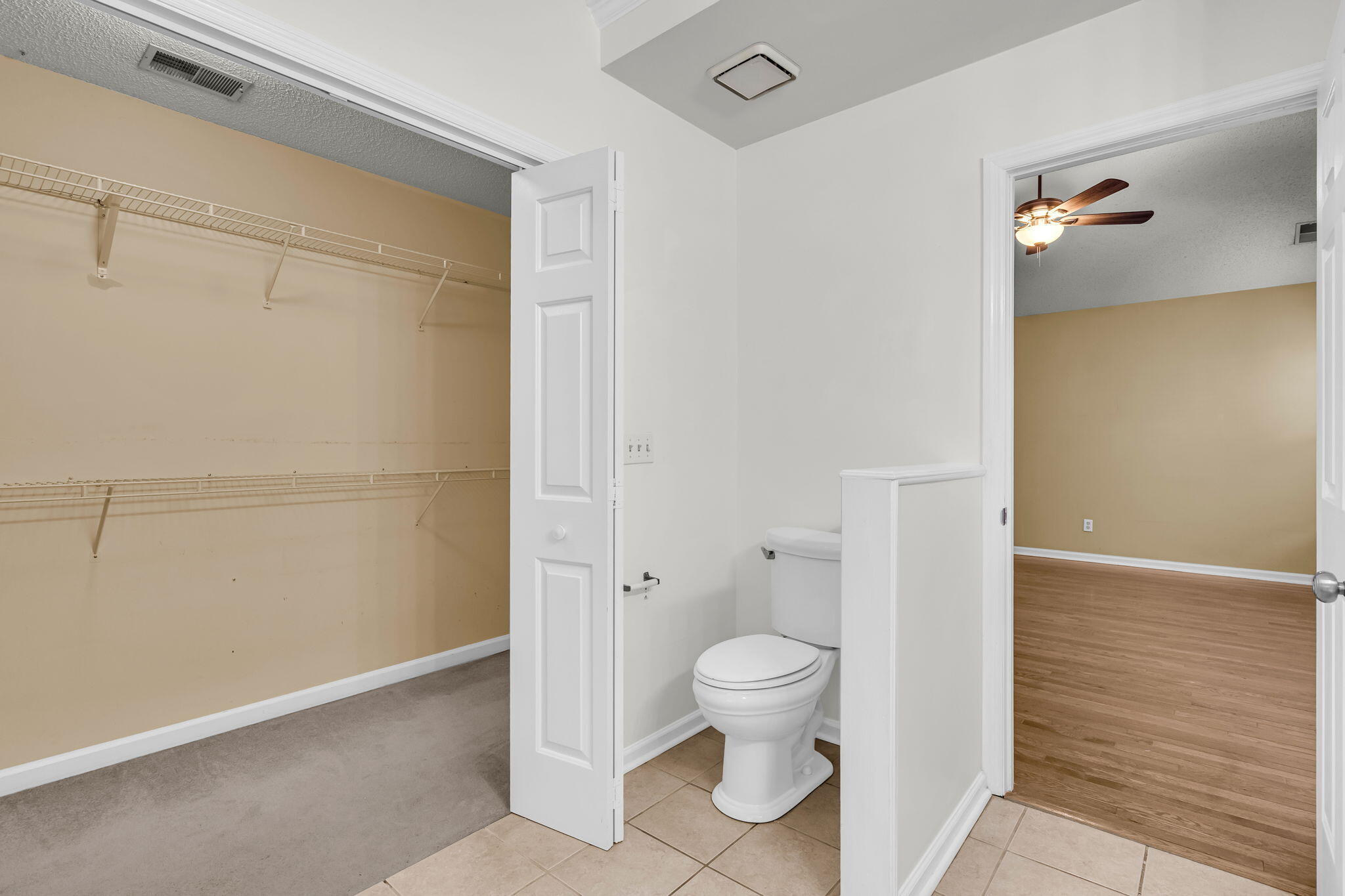 1972 Gray Battery Court