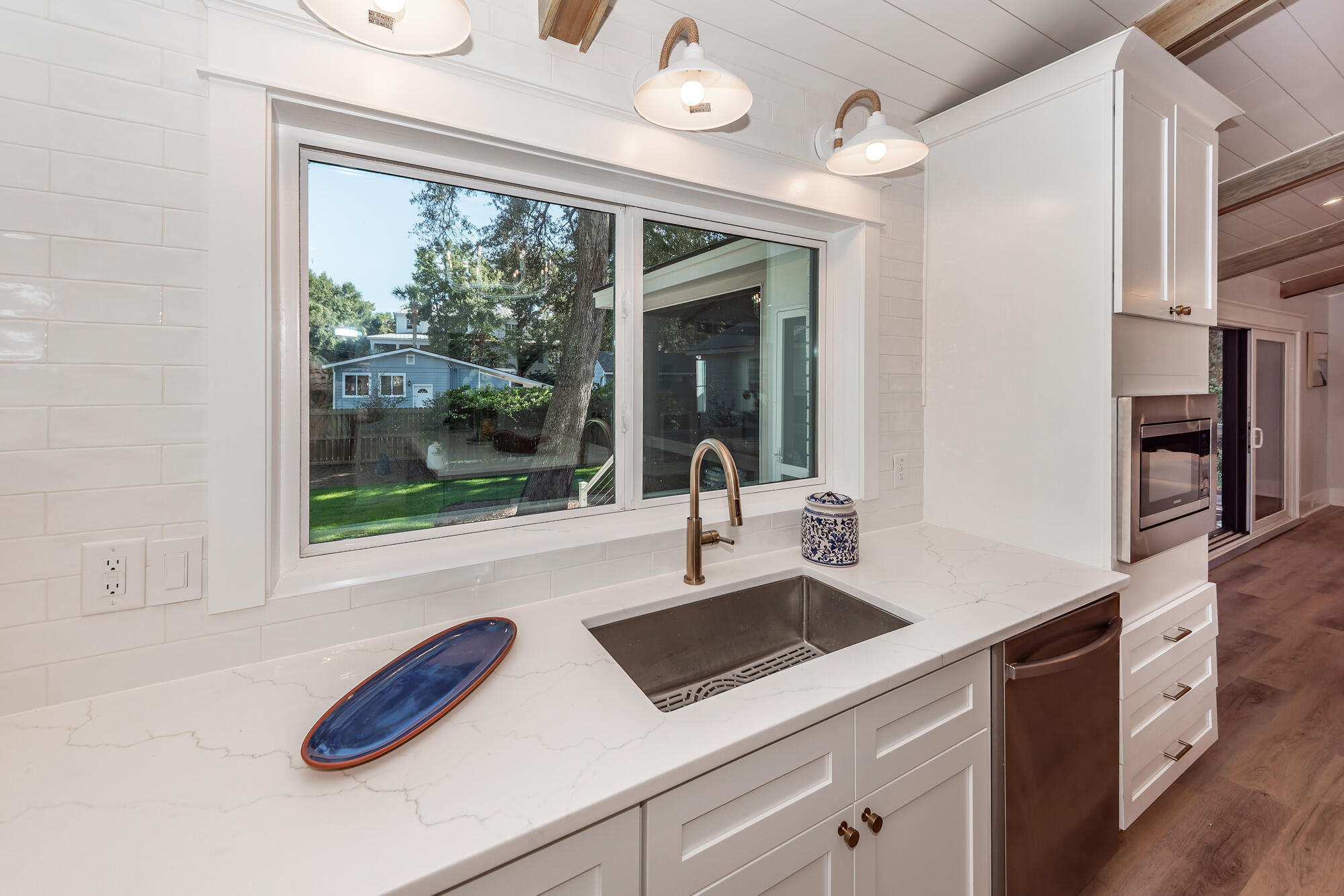 2404 Waterway Boulevard