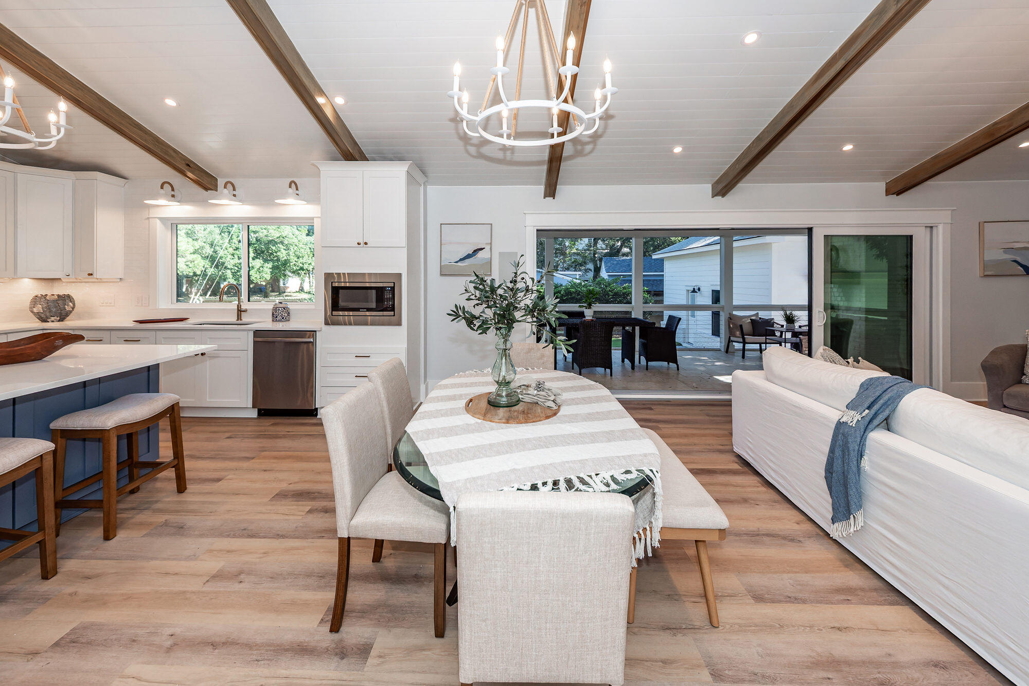 2404 Waterway Boulevard