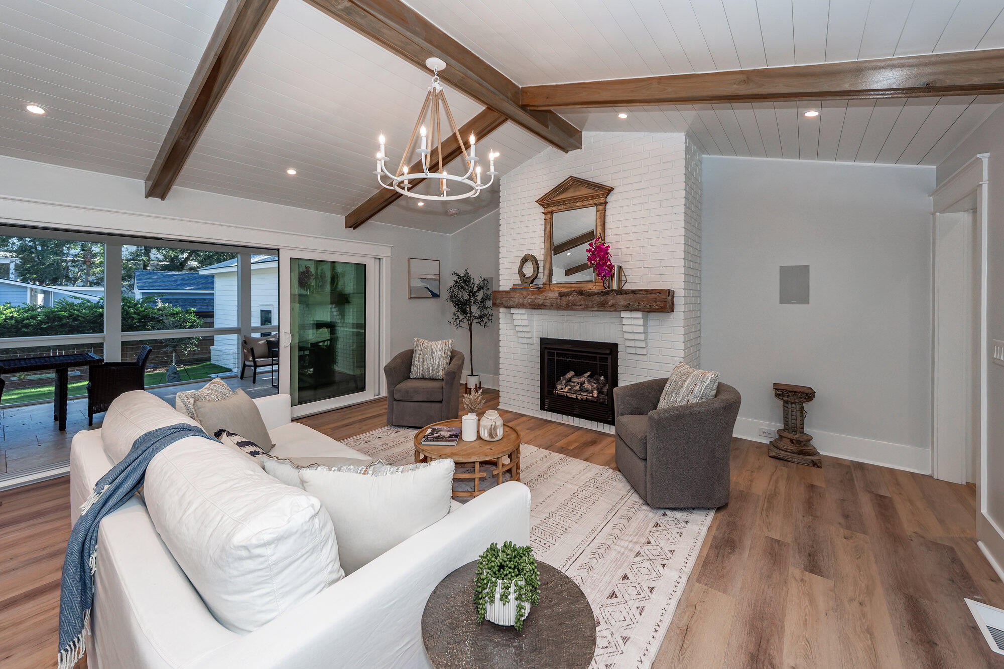 2404 Waterway Boulevard