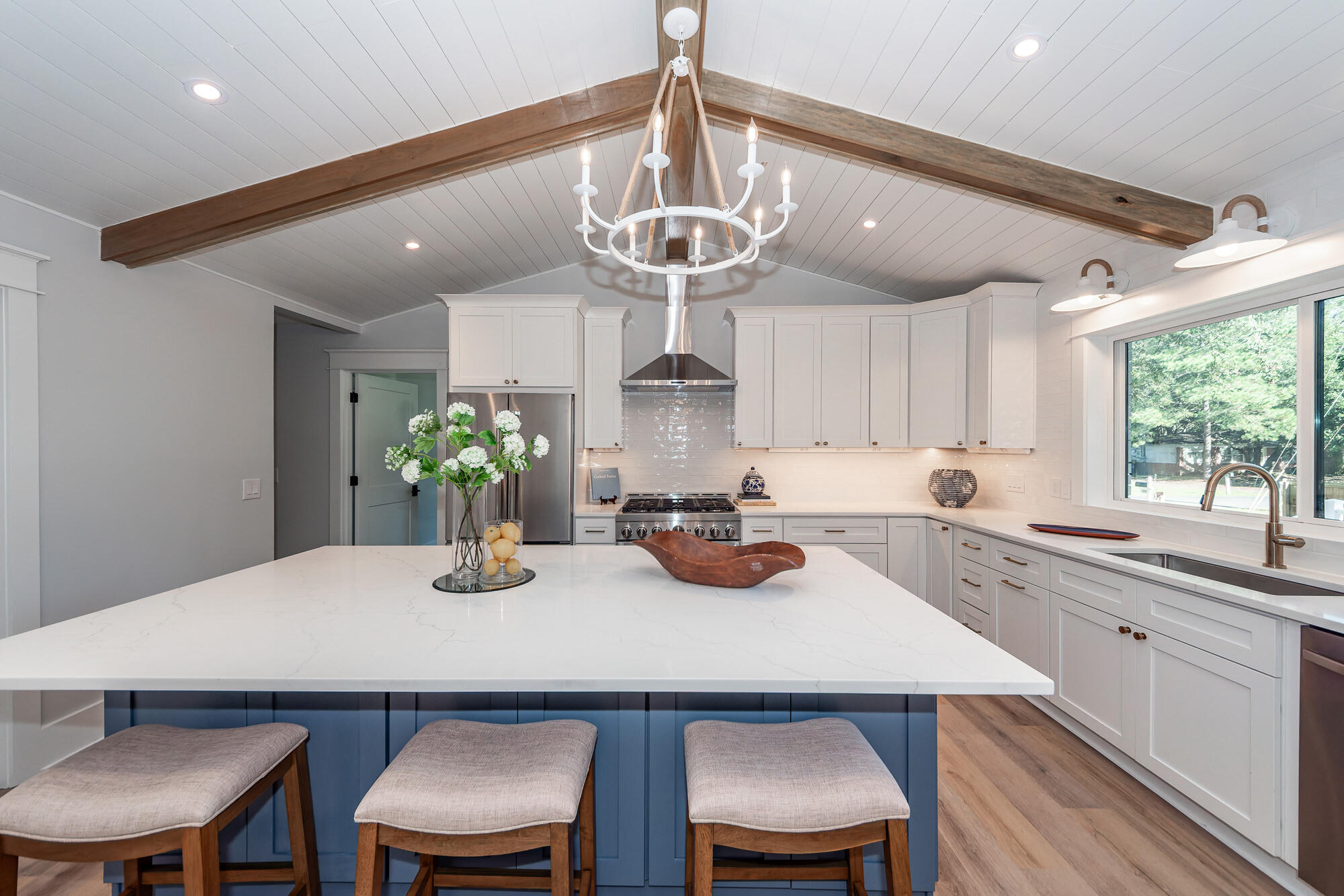 2404 Waterway Boulevard