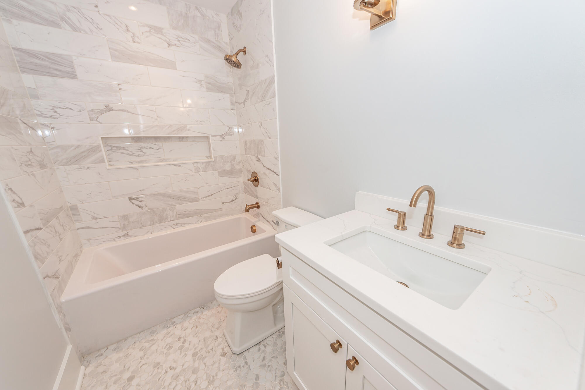 2404 Waterway Boulevard