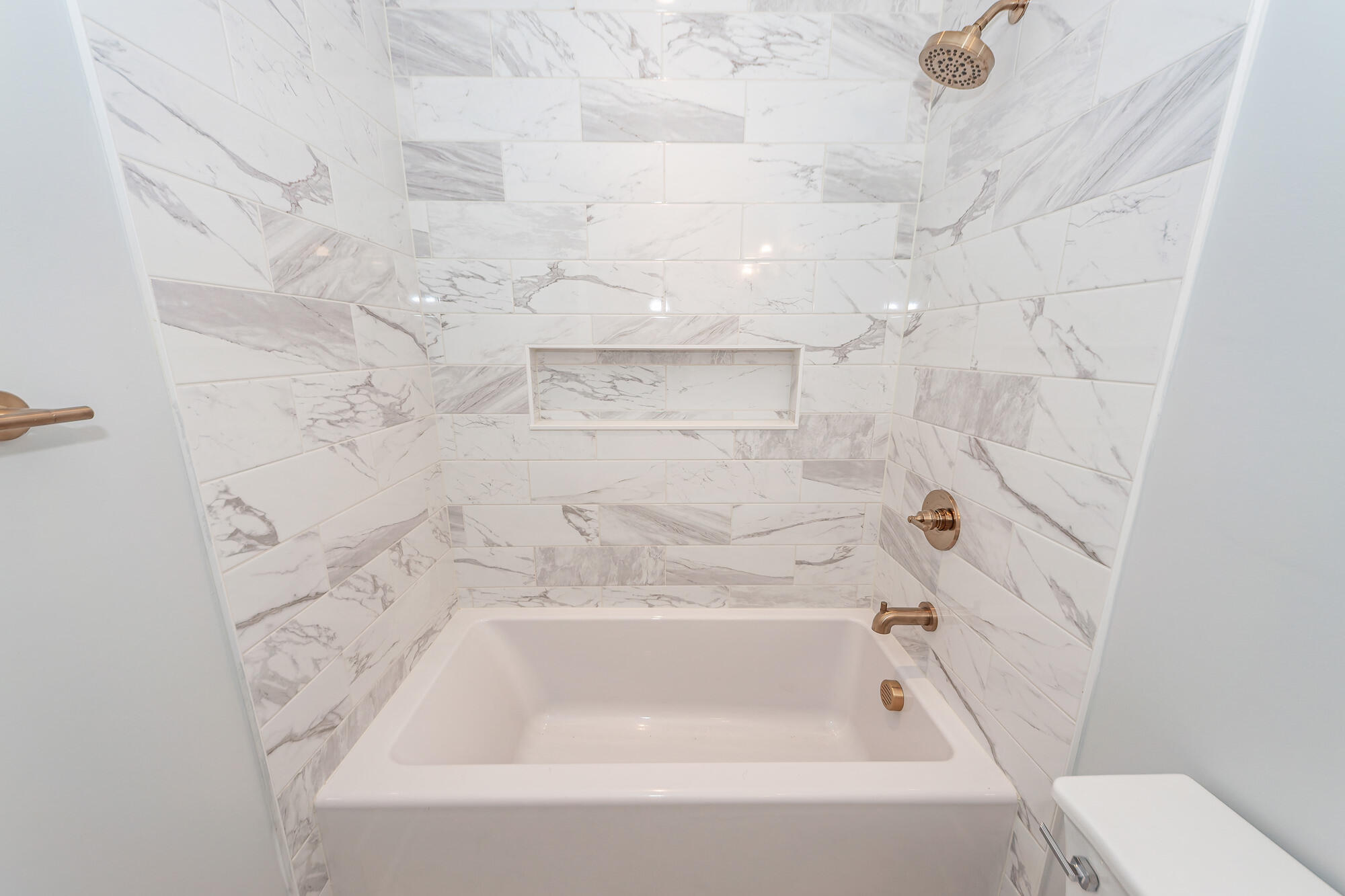 2404 Waterway Boulevard