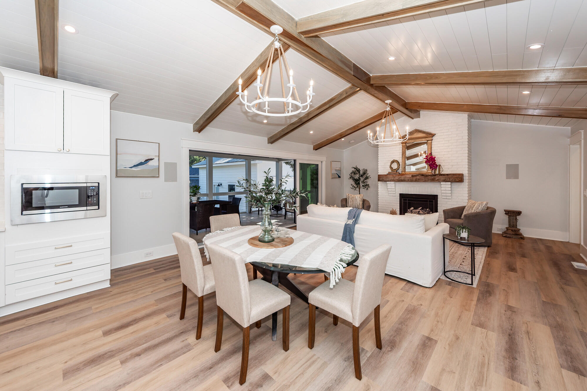 2404 Waterway Boulevard