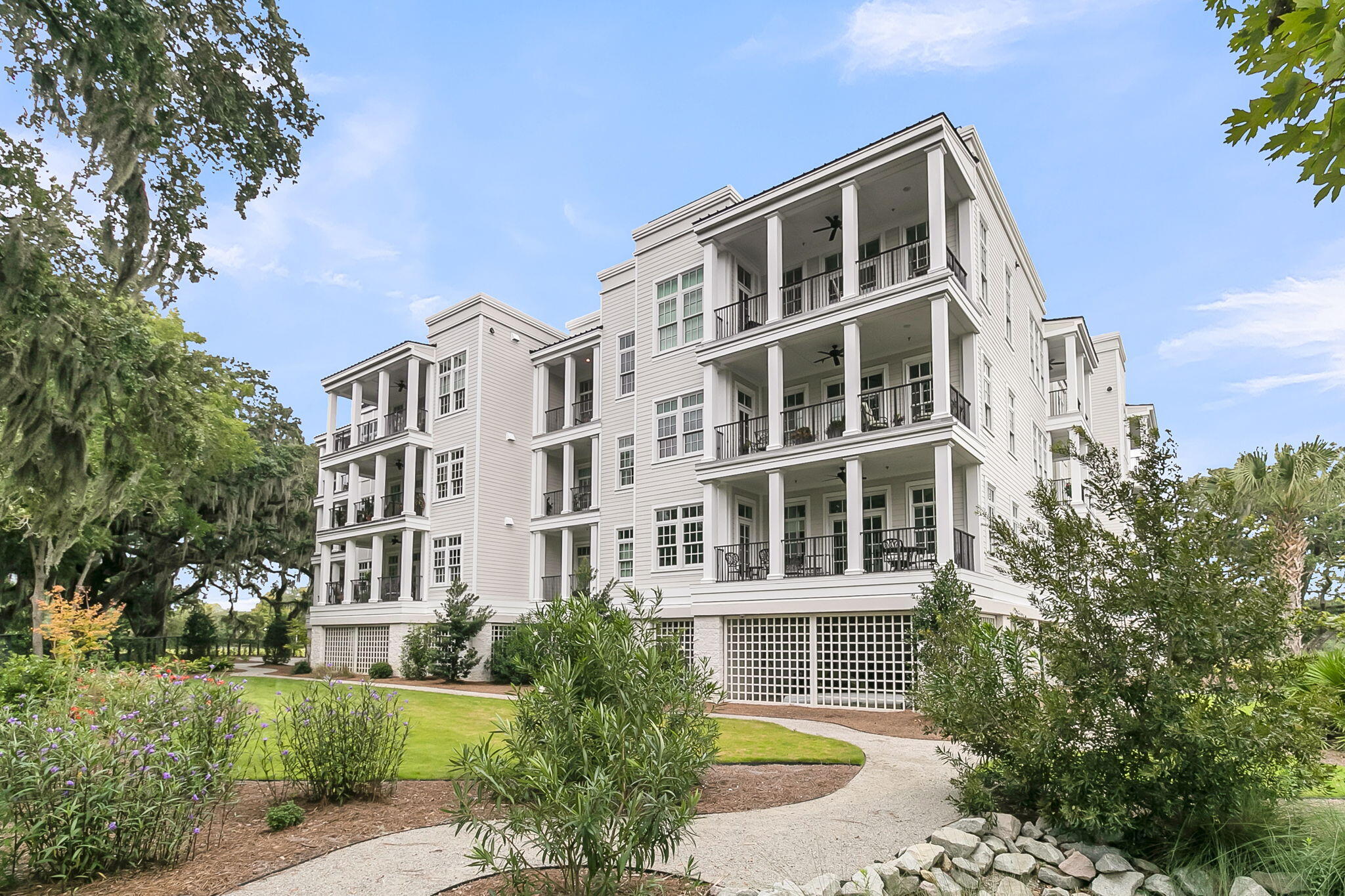 108 Fairbanks Oak Alley # 402, Charleston Unit: 402