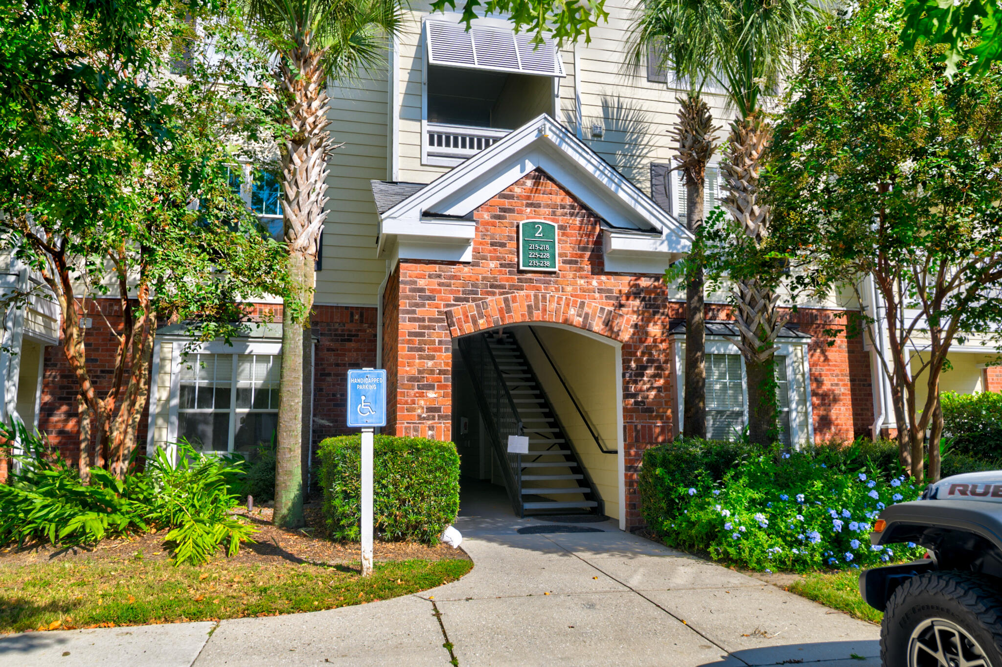 45 Sycamore Avenue # 225