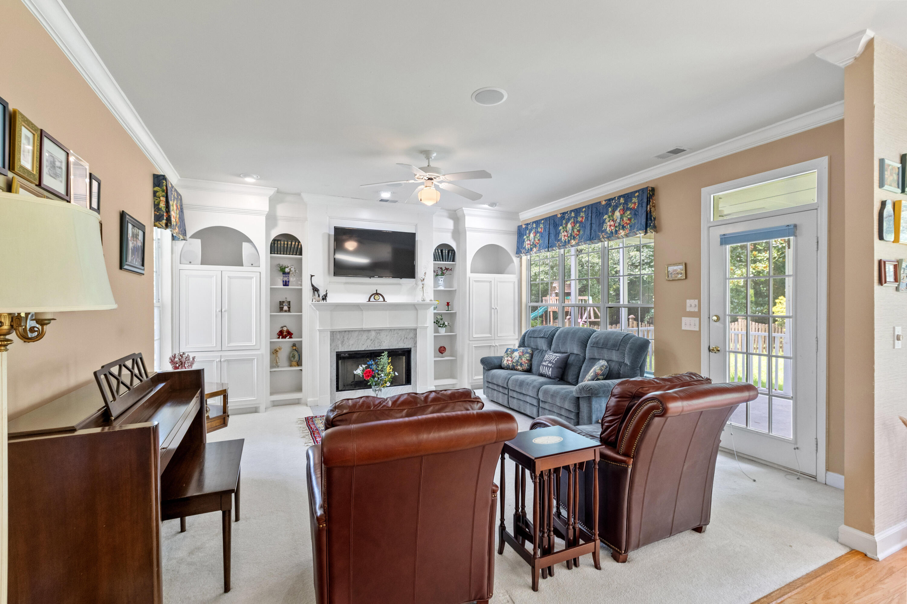 1023 Black Rush Circle