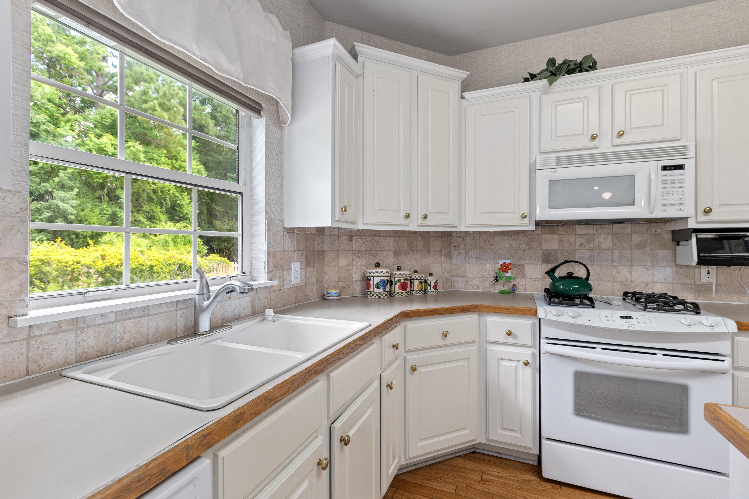 1023 Black Rush Circle