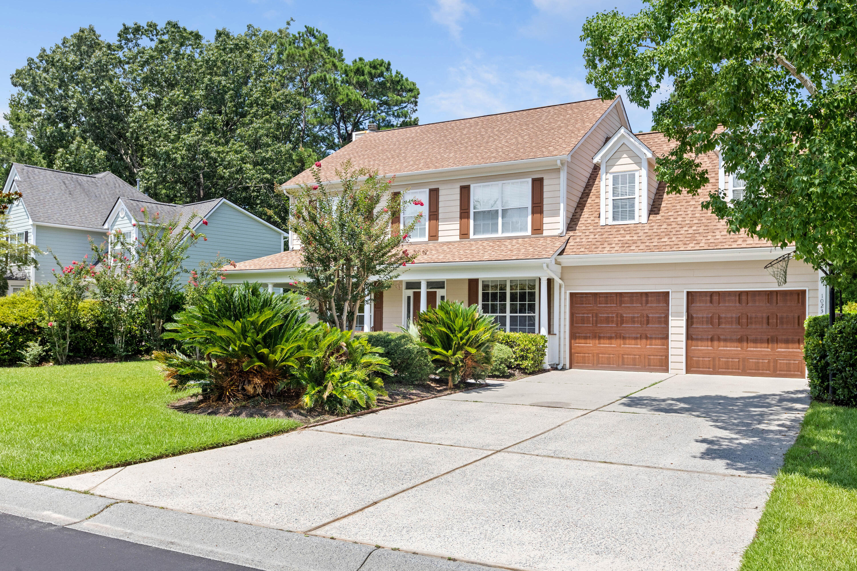 1023 Black Rush Circle