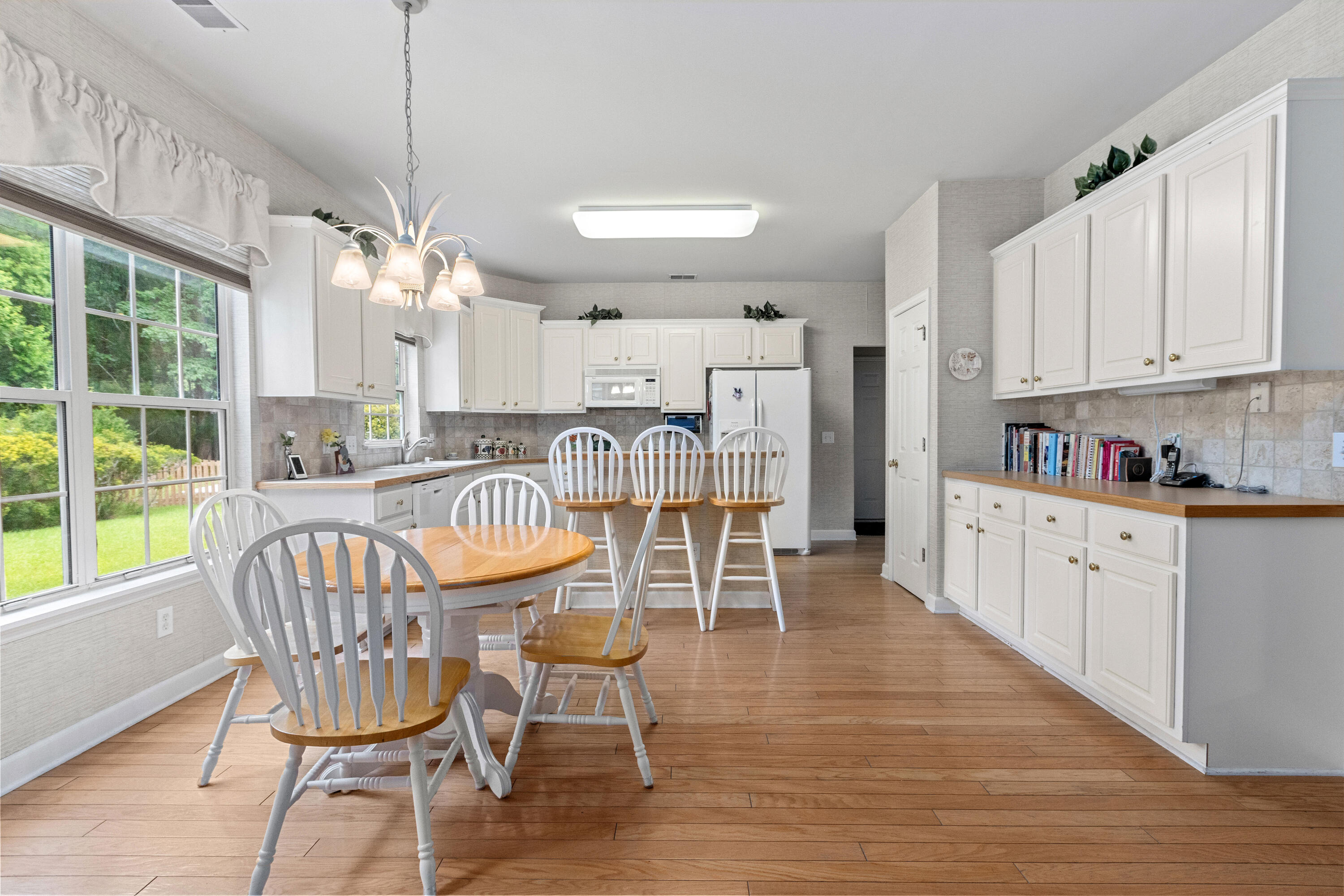 1023 Black Rush Circle