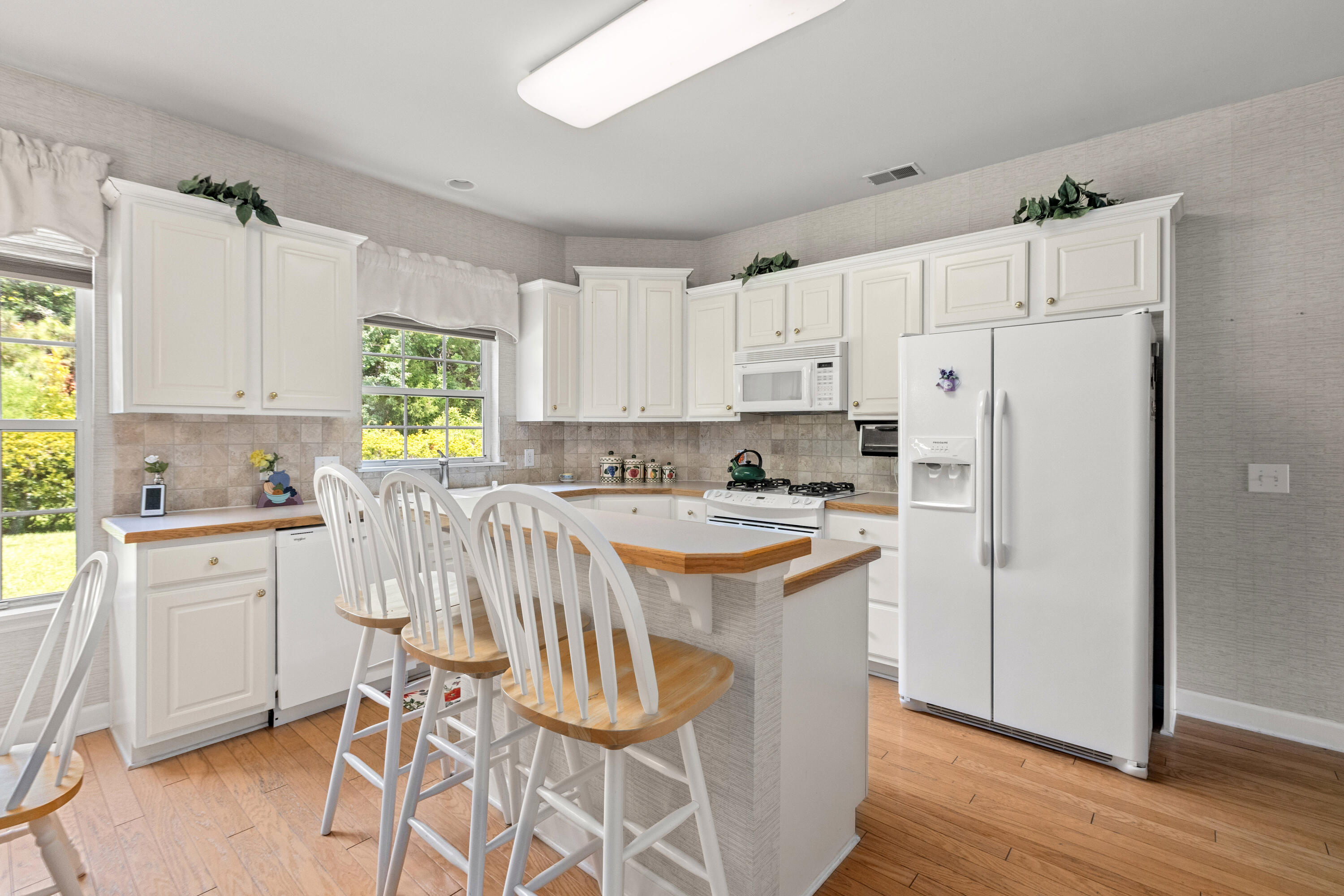 1023 Black Rush Circle