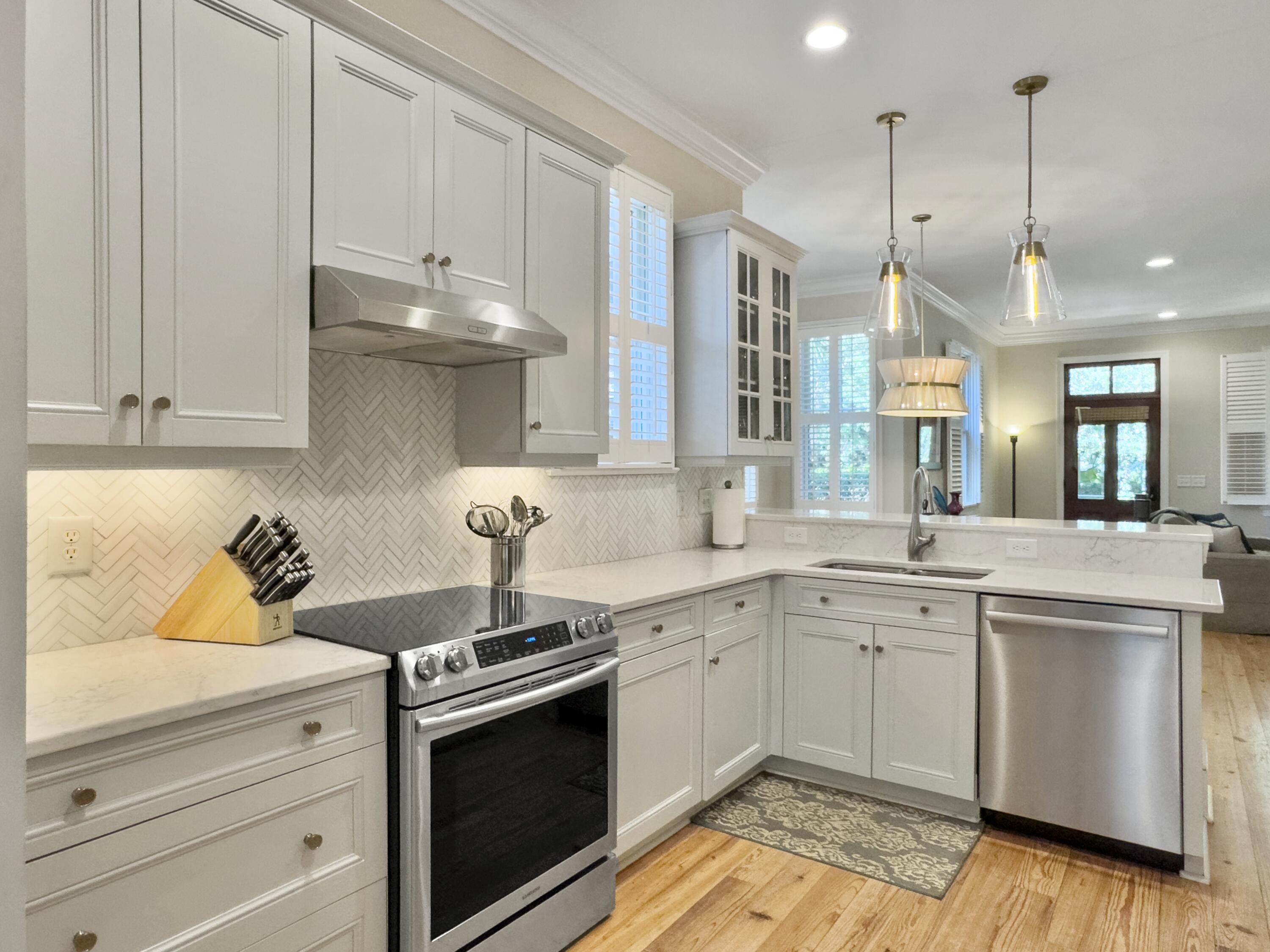 162 N Shelmore Boulevard, Mount Pleasant