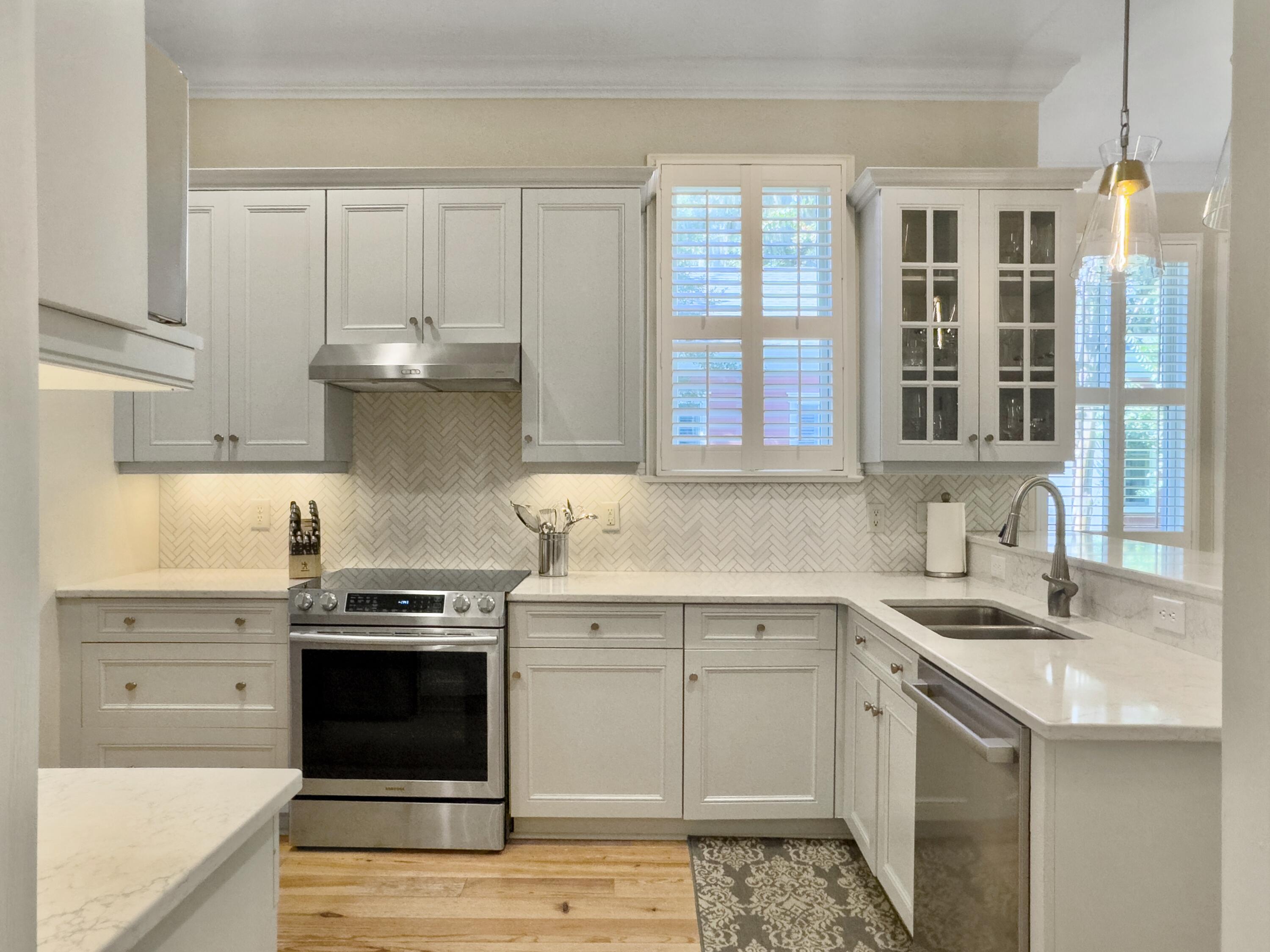 162 N Shelmore Boulevard, Mount Pleasant