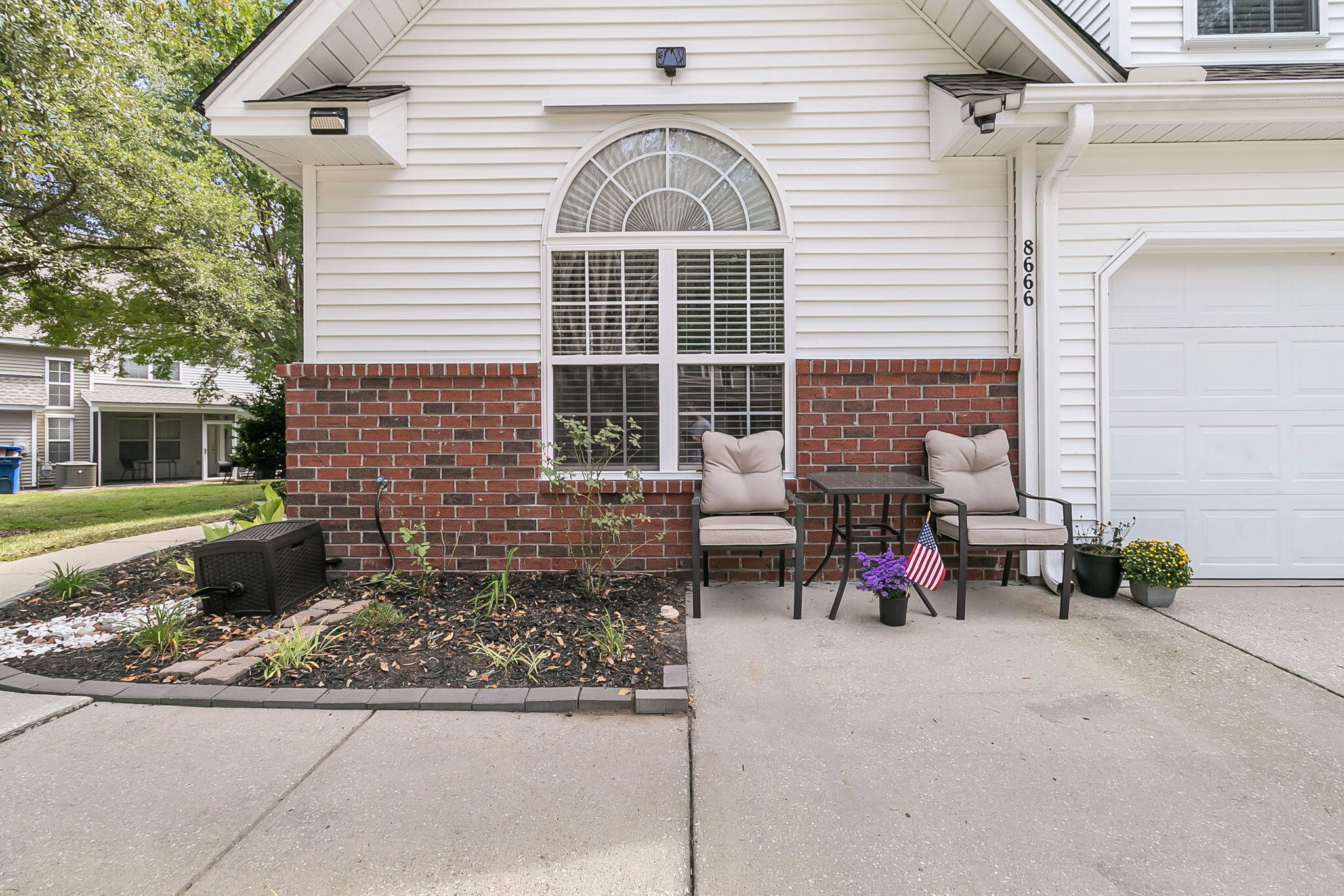 8666 Grassy Oak Trail