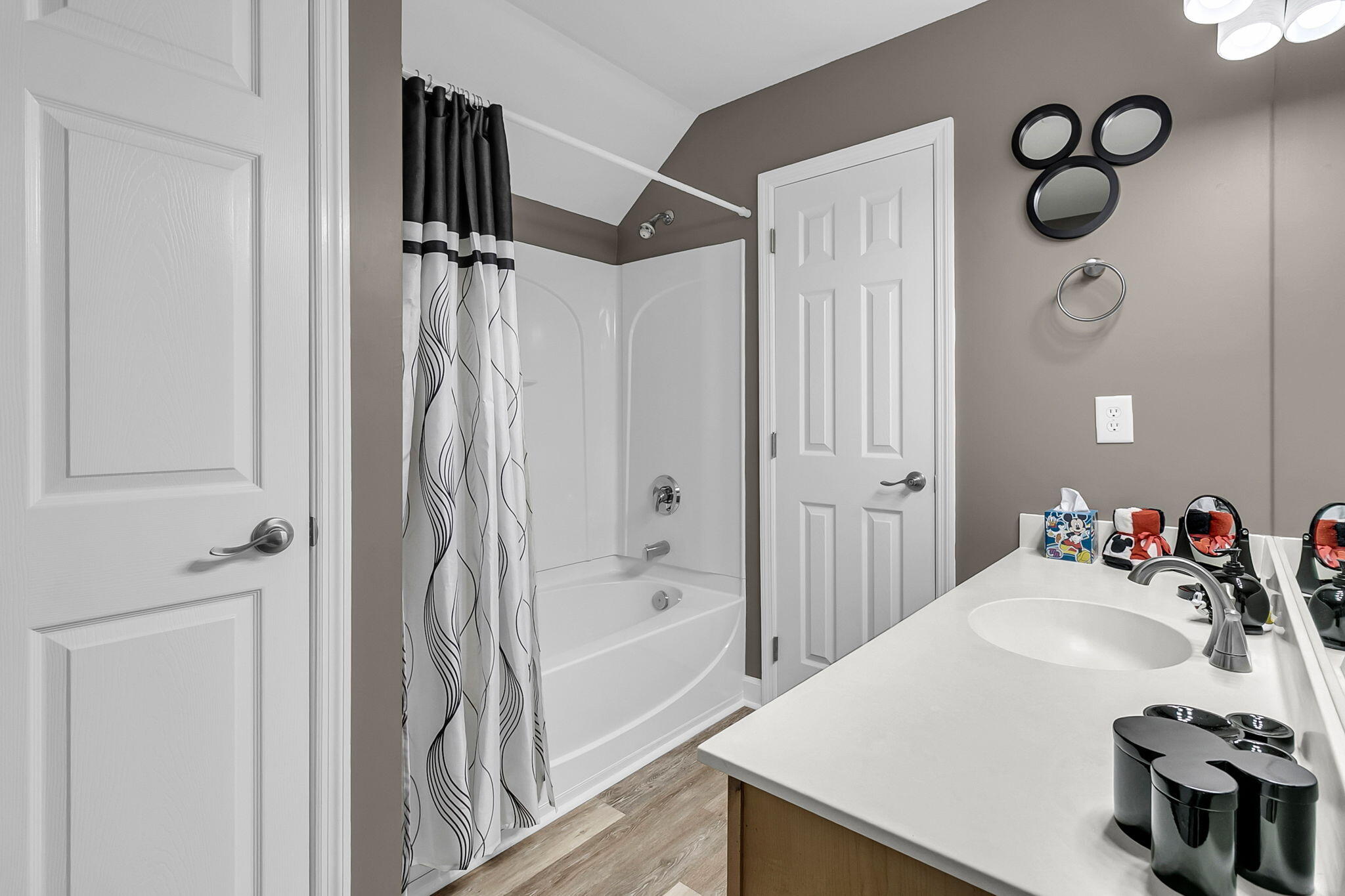 8666 Grassy Oak Trail