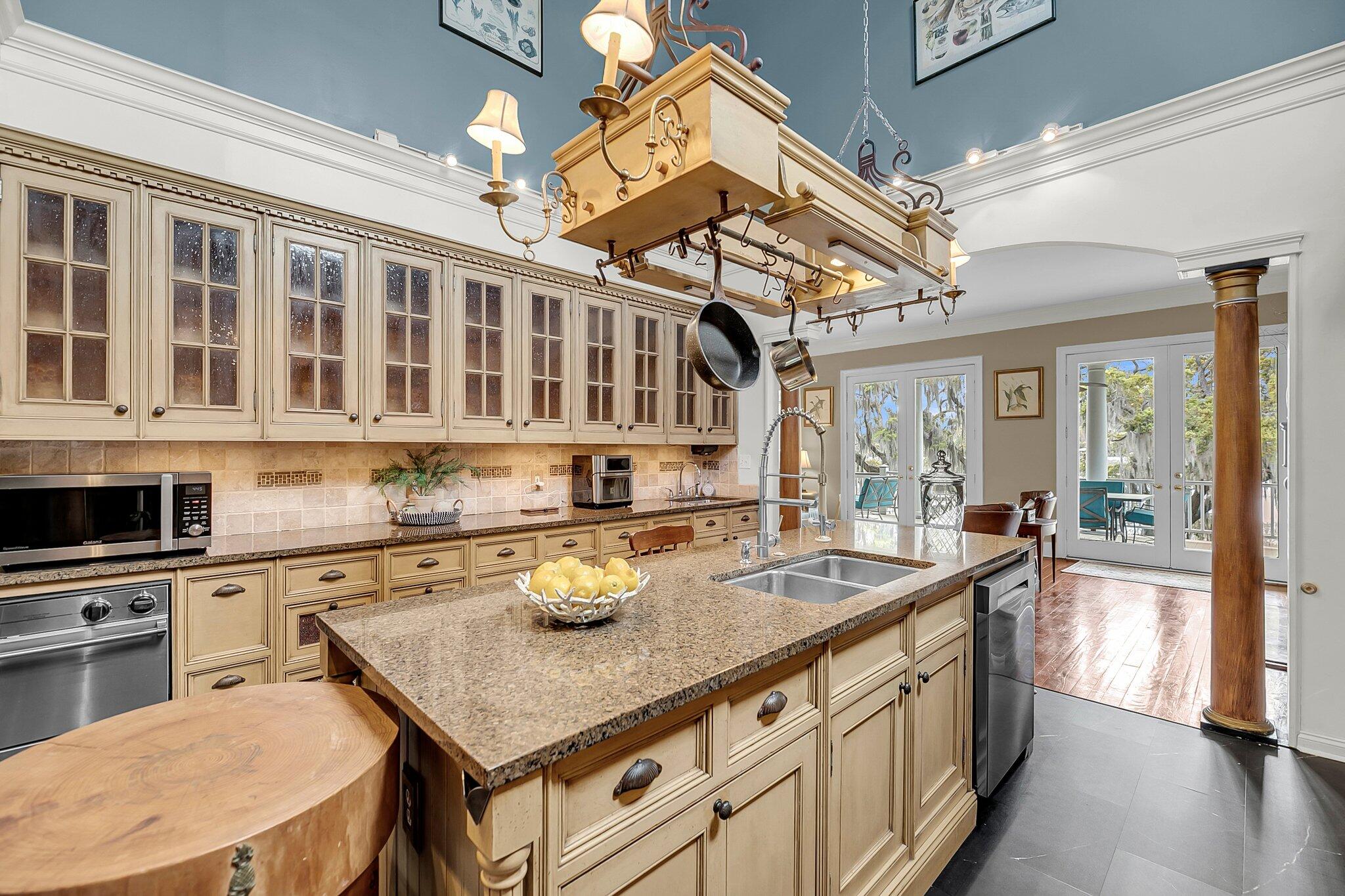 4584 Olde Smoak House Road, Hollywood