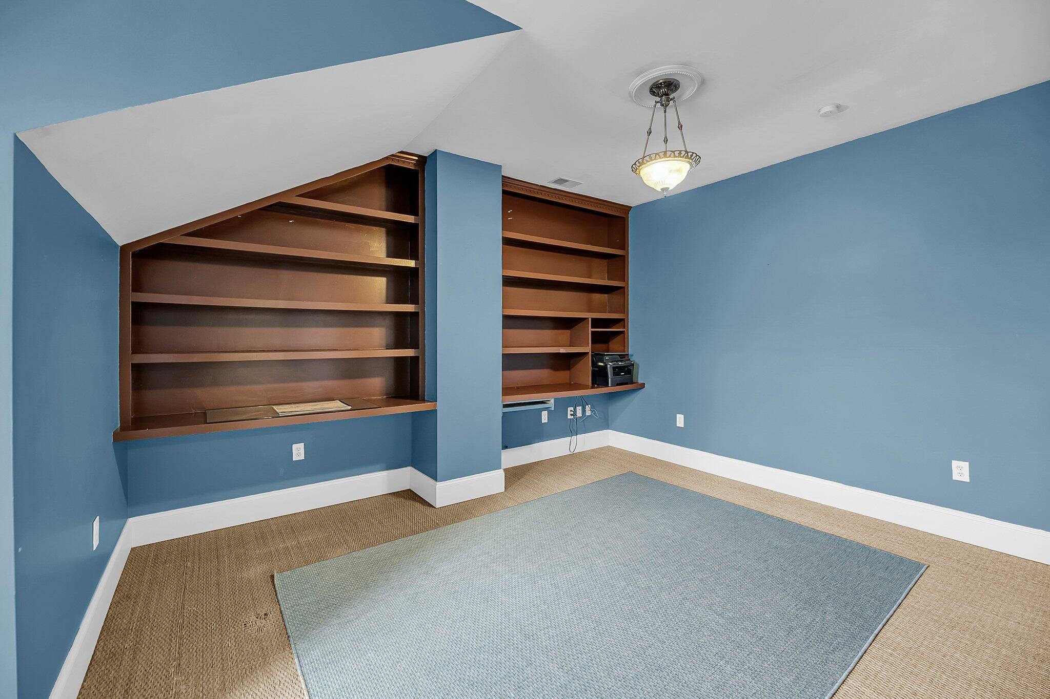 4584 Olde Smoak House Road, Hollywood