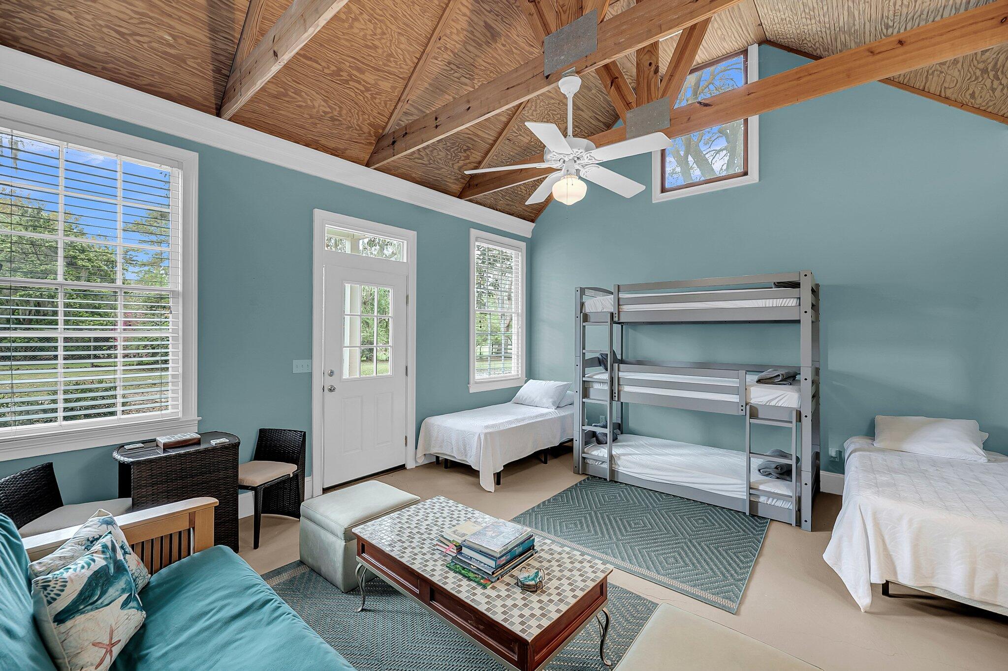 4584 Olde Smoak House Road, Hollywood