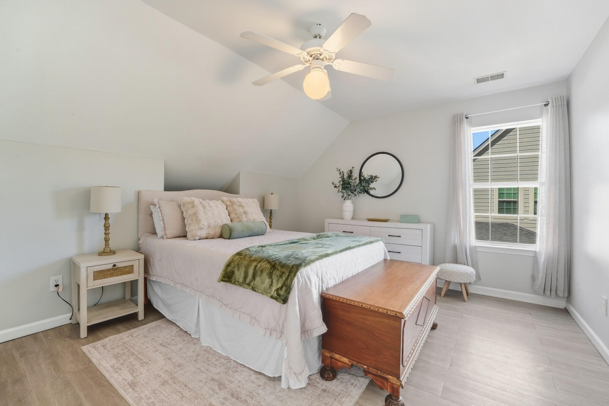 2260 Kings Gate Lane