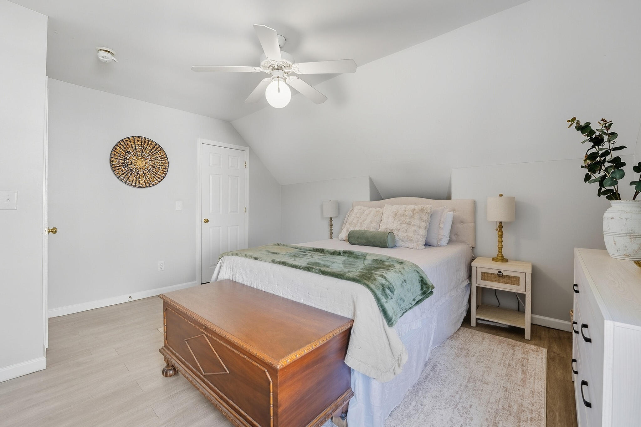 2260 Kings Gate Lane