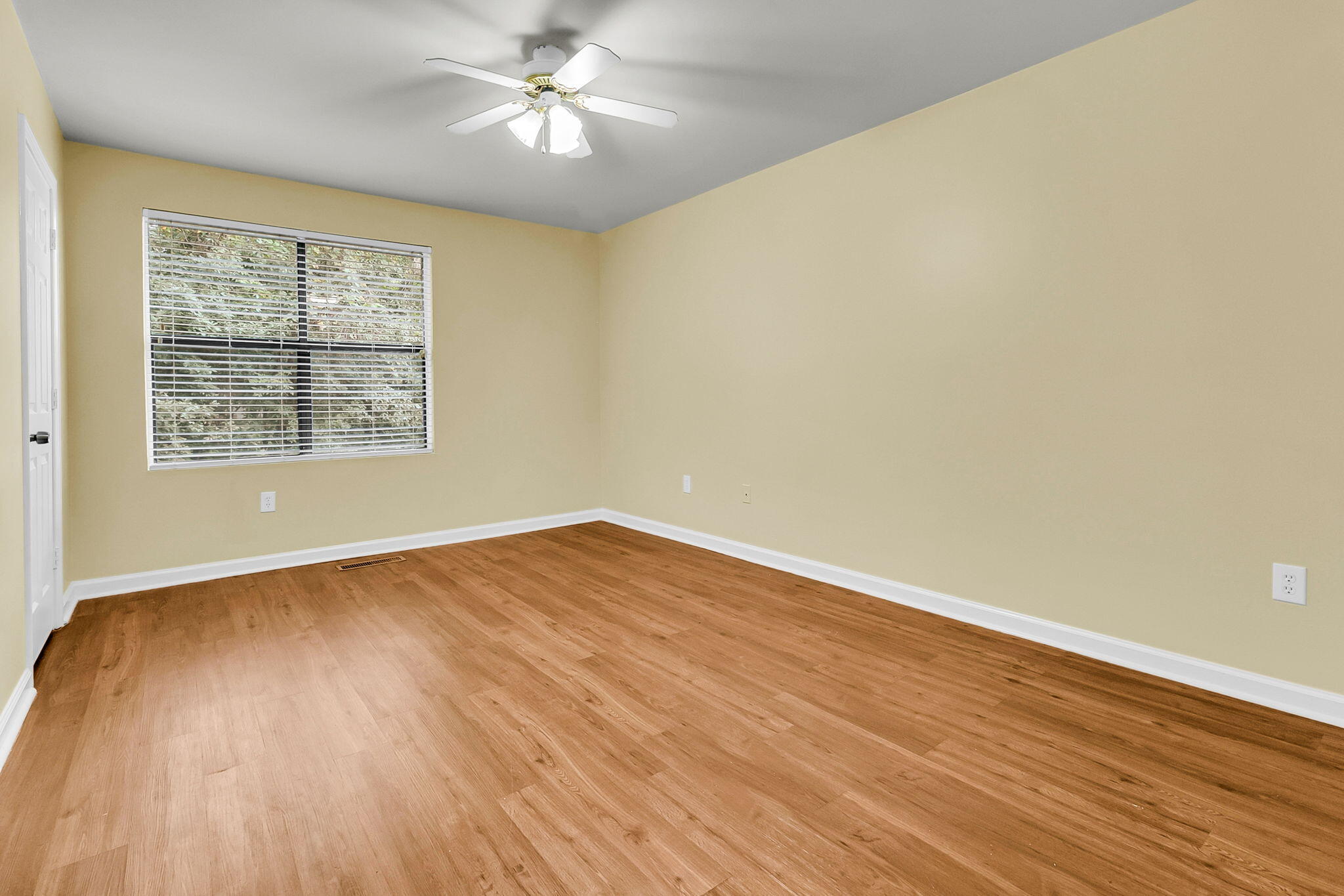 6239 Lucille Drive Drive # D Unit: 17-D