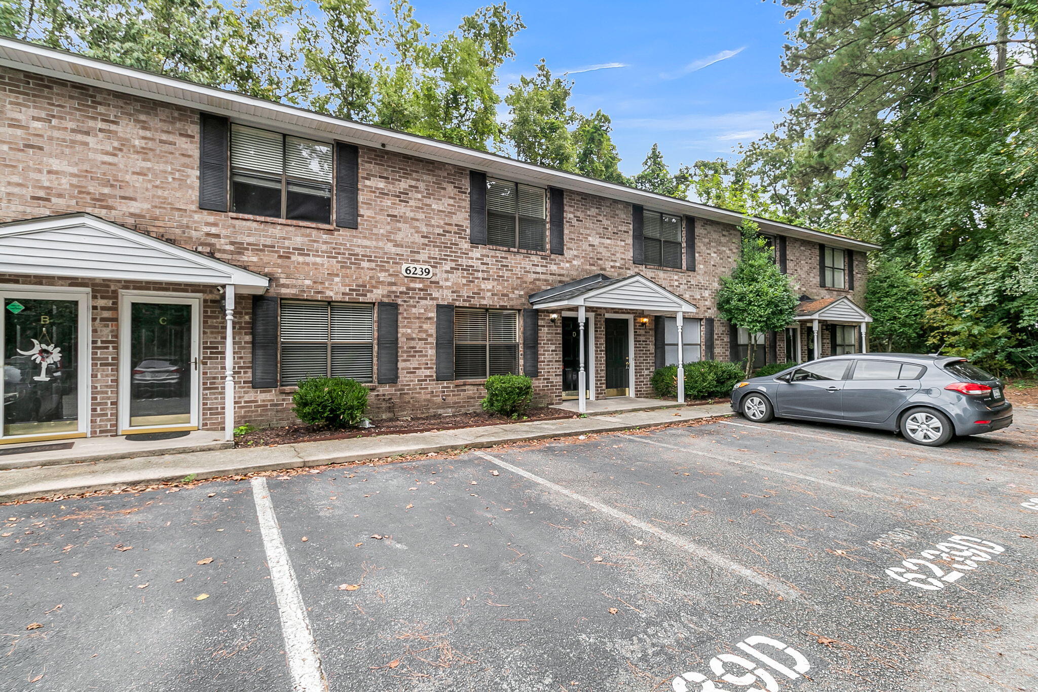 6239 Lucille Drive Drive # D Unit: 17-D