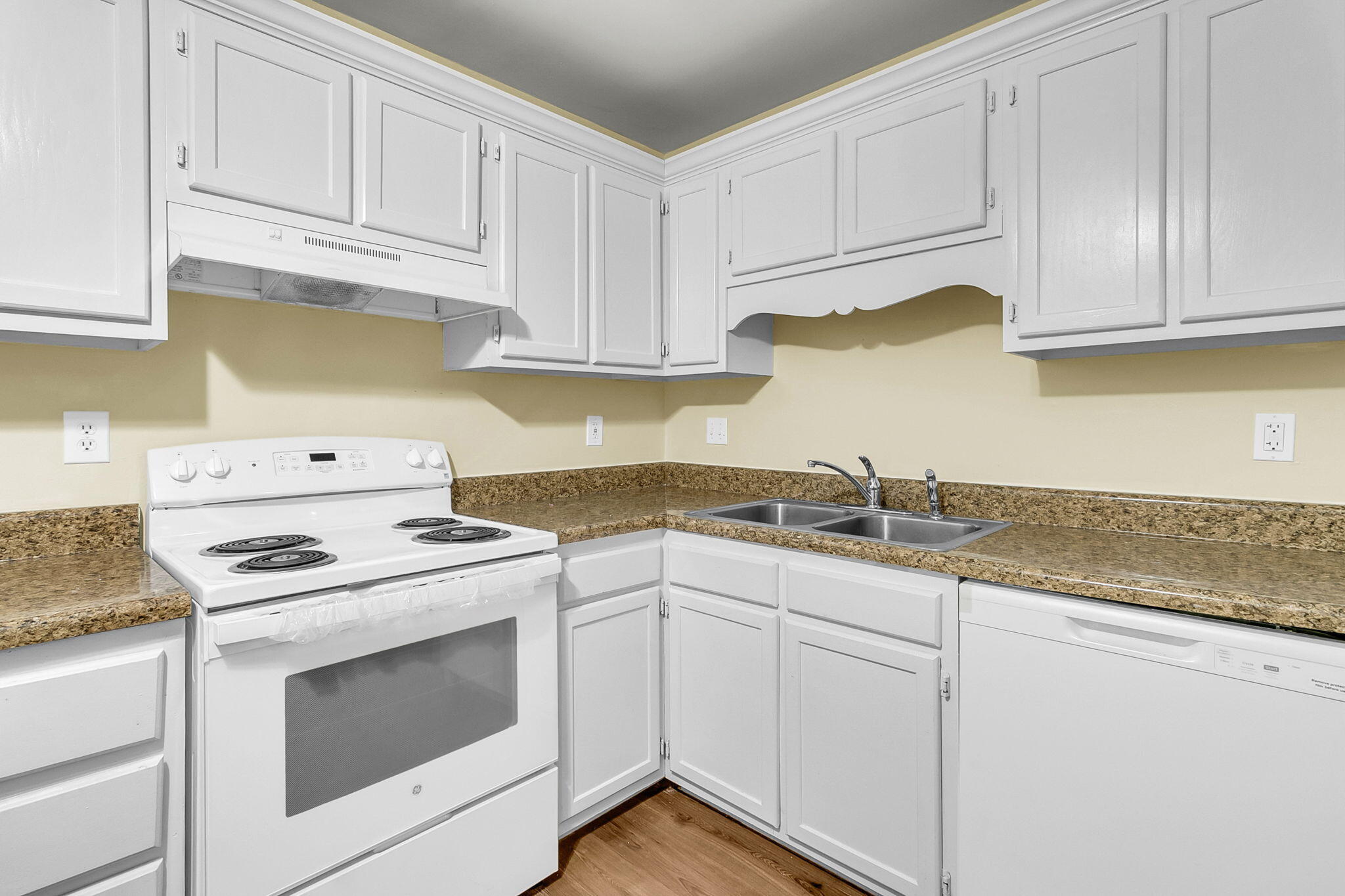 6239 Lucille Drive Drive # D Unit: 17-D