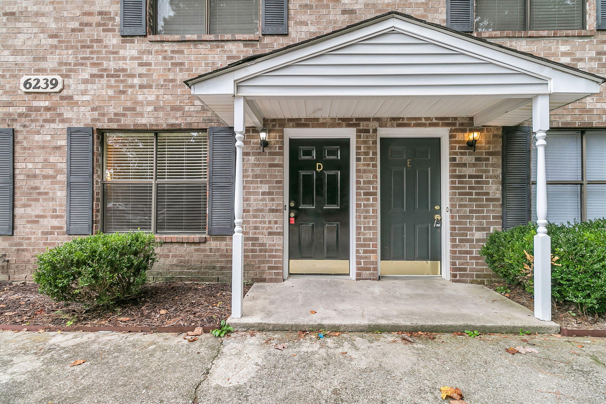 6239 Lucille Drive Drive # D Unit: 17-D