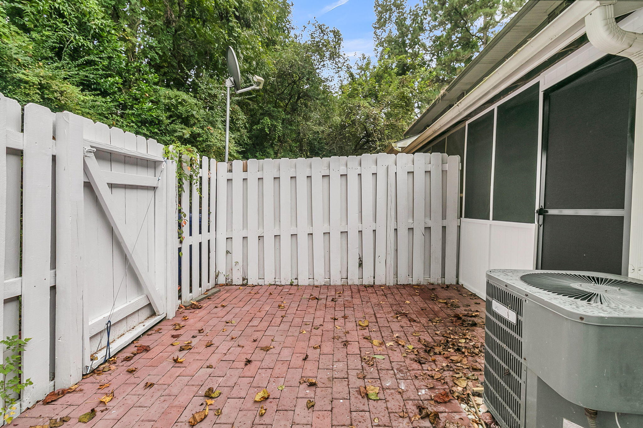 6239 Lucille Drive Drive # D Unit: 17-D