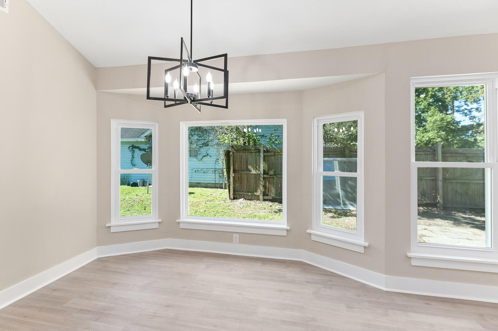 2916 Salamander Creek Lane