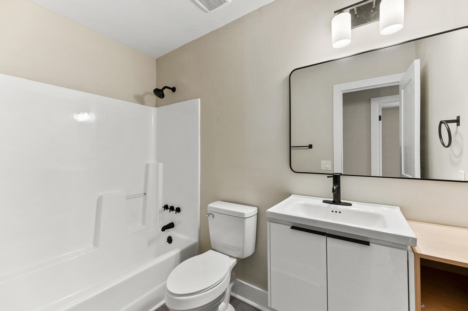 2916 Salamander Creek Lane