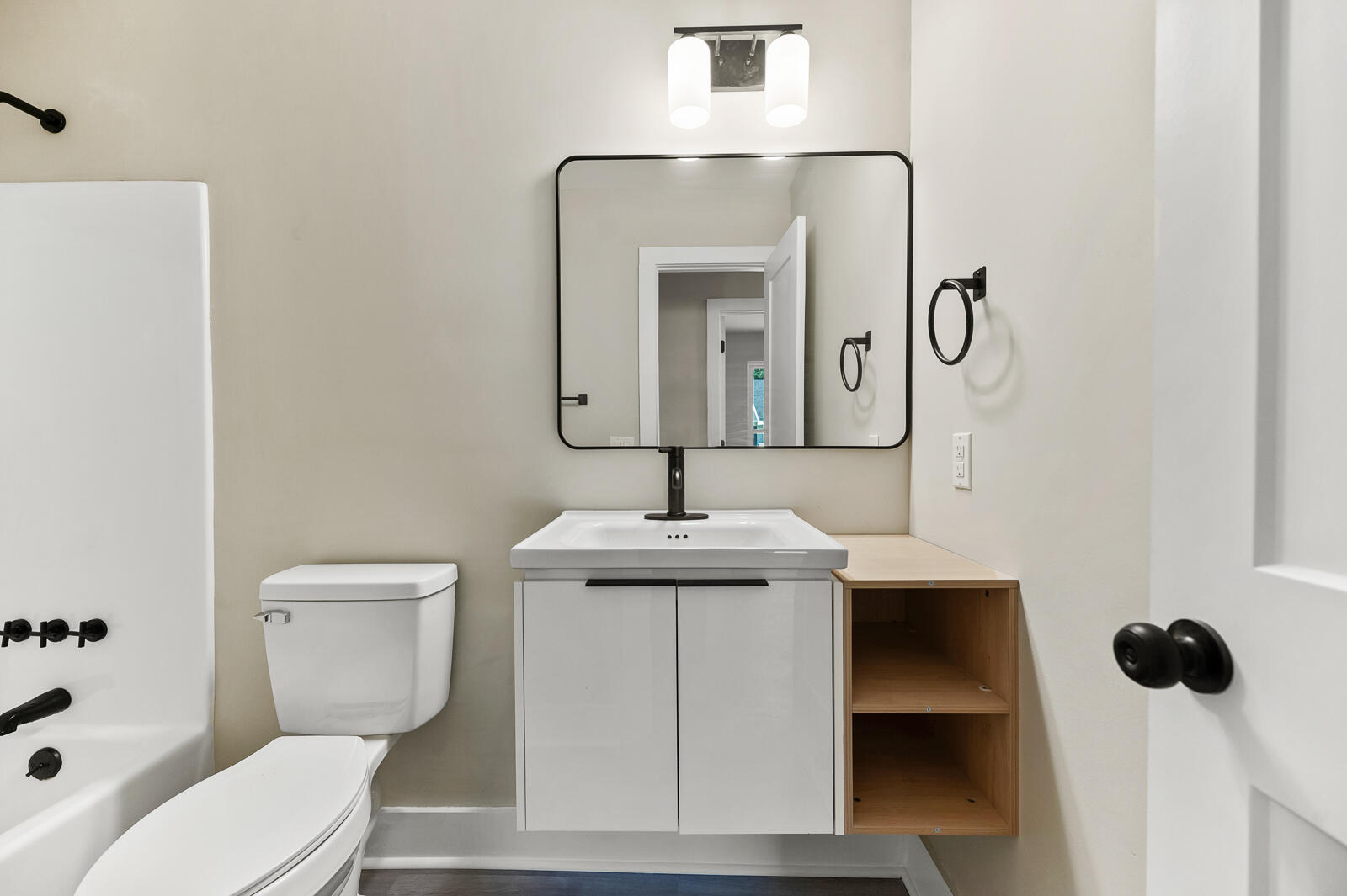 2916 Salamander Creek Lane