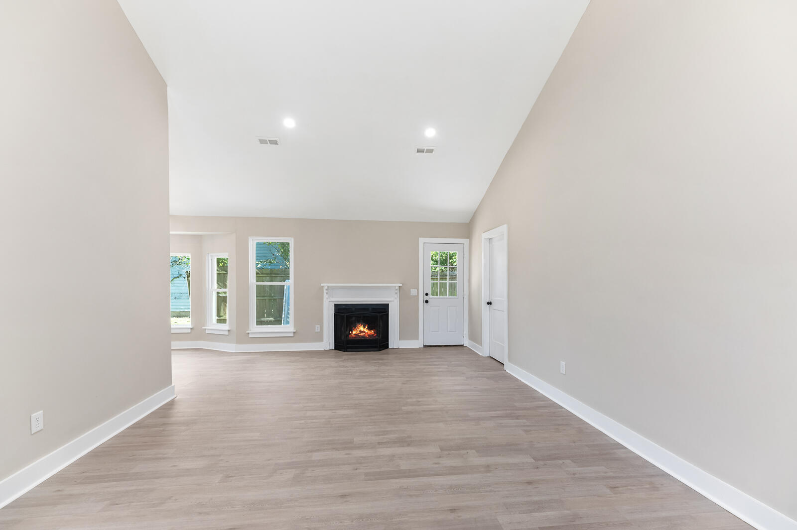 2916 Salamander Creek Lane