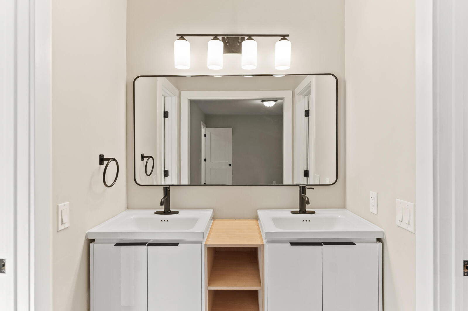 2916 Salamander Creek Lane